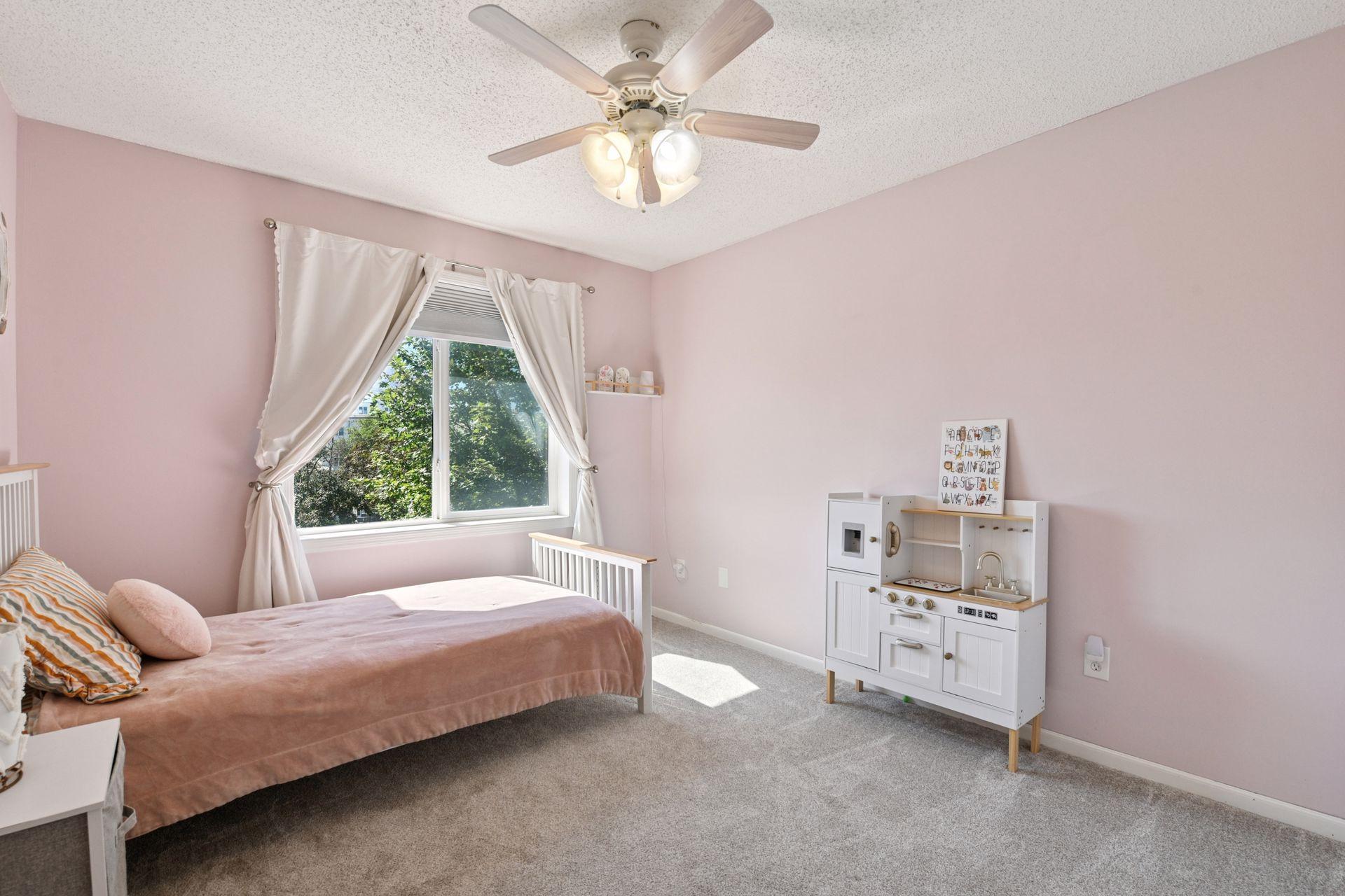 1160 Crystal Place W