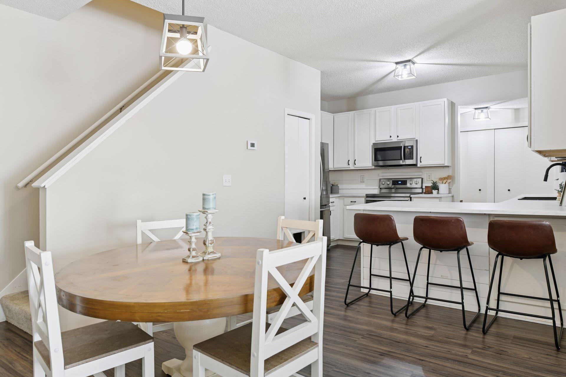 1160 Crystal Place W