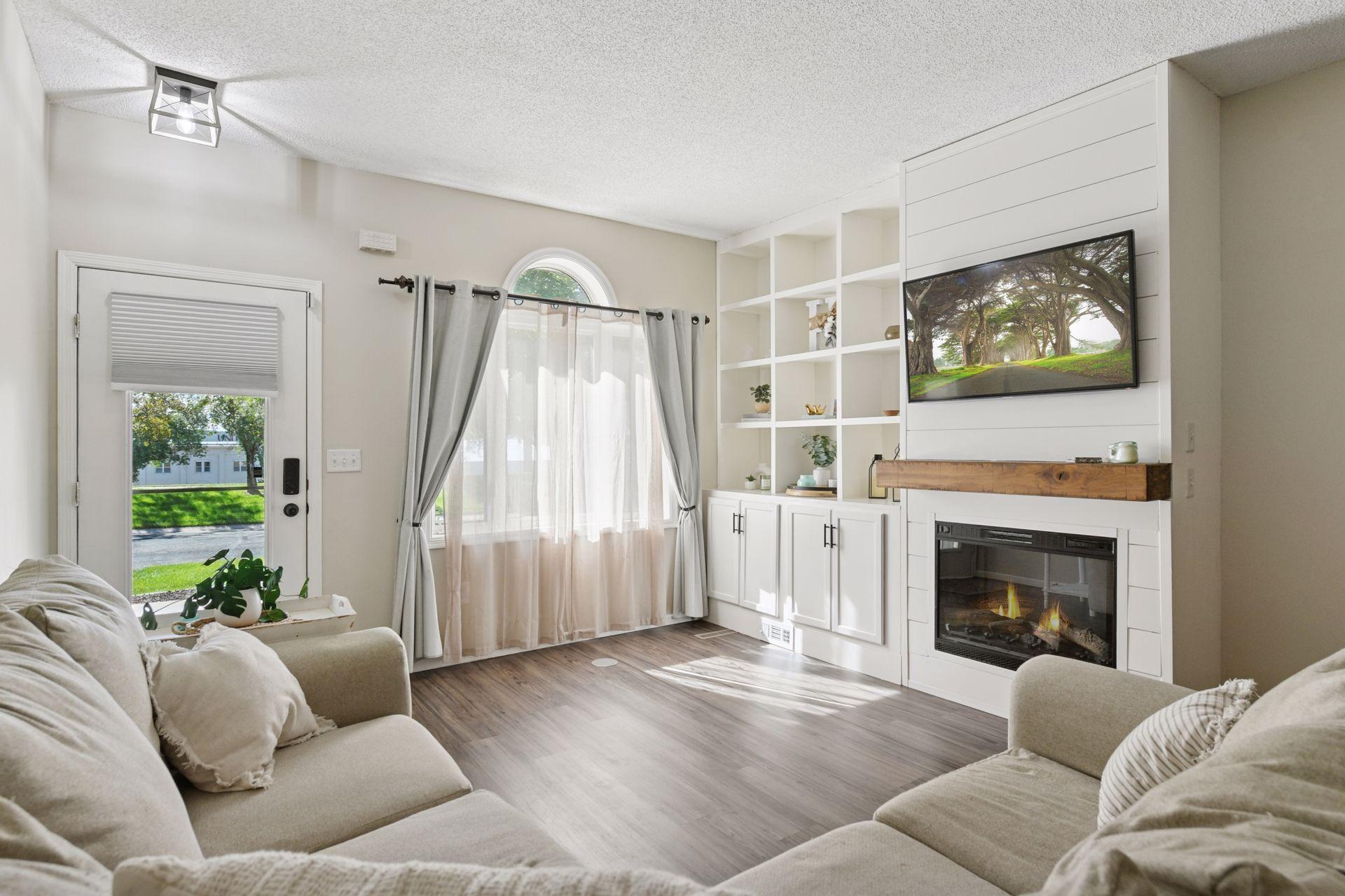 1160 Crystal Place W