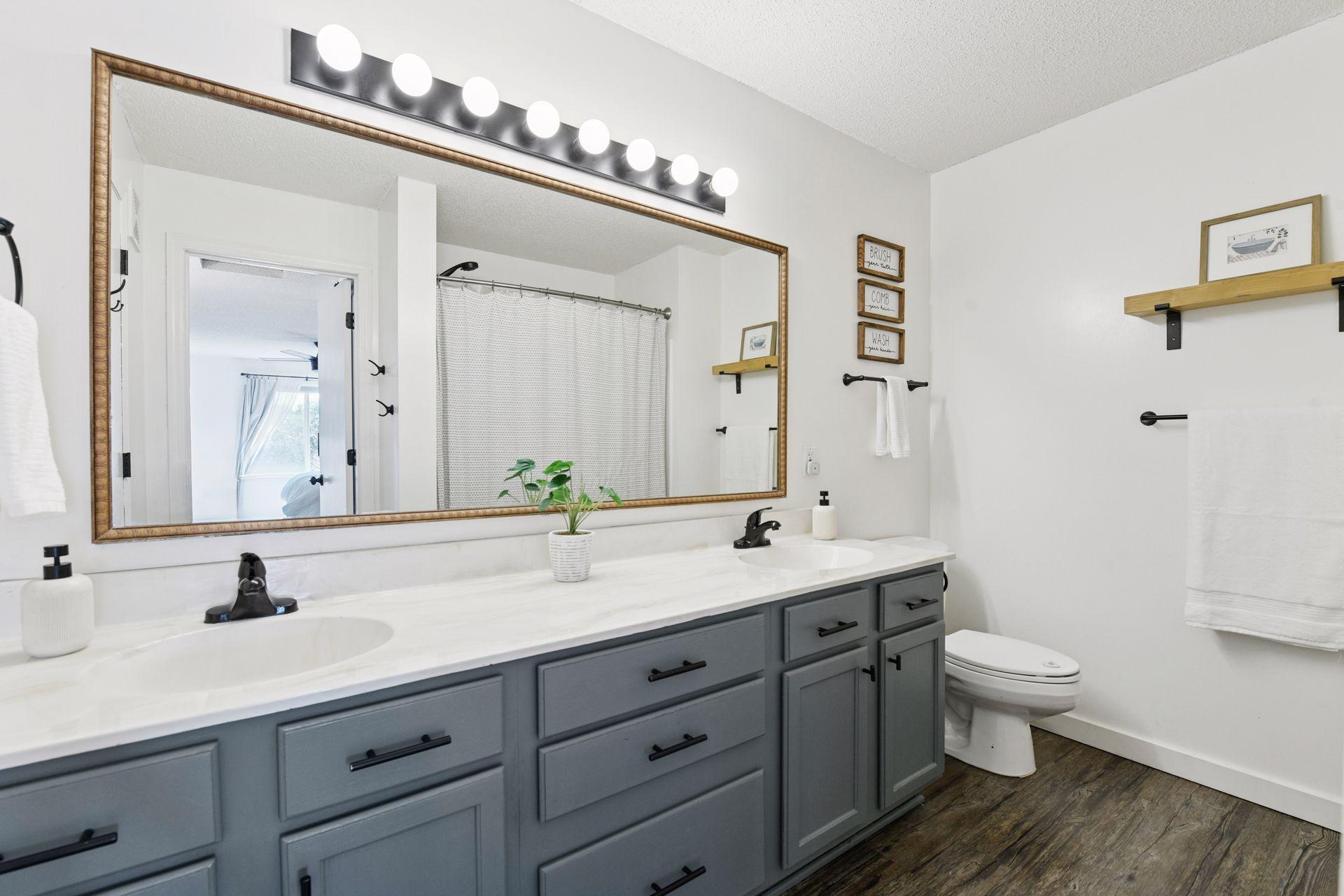 1160 Crystal Place W