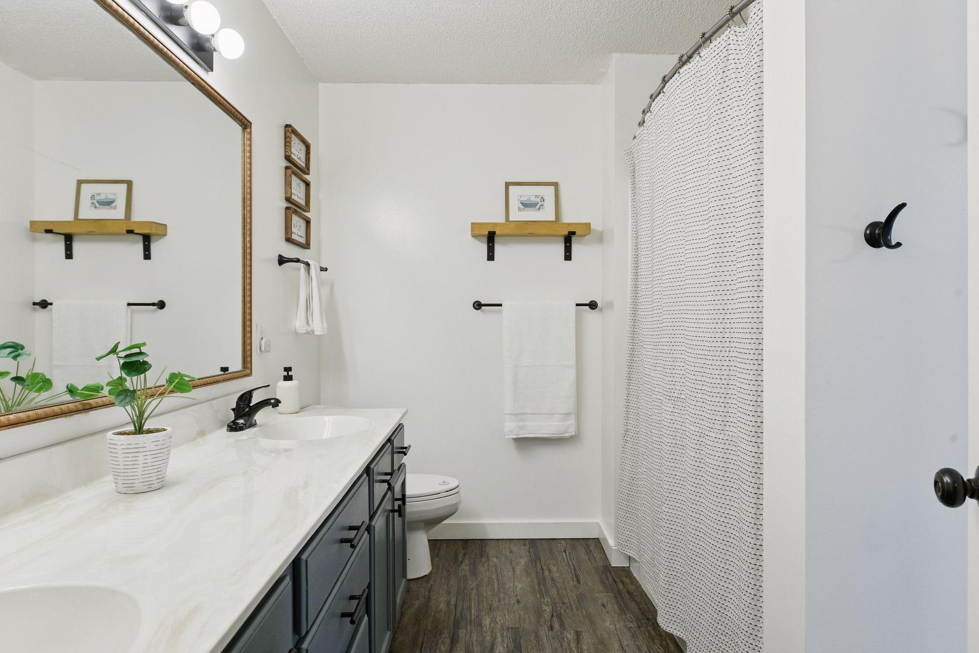 1160 Crystal Place W