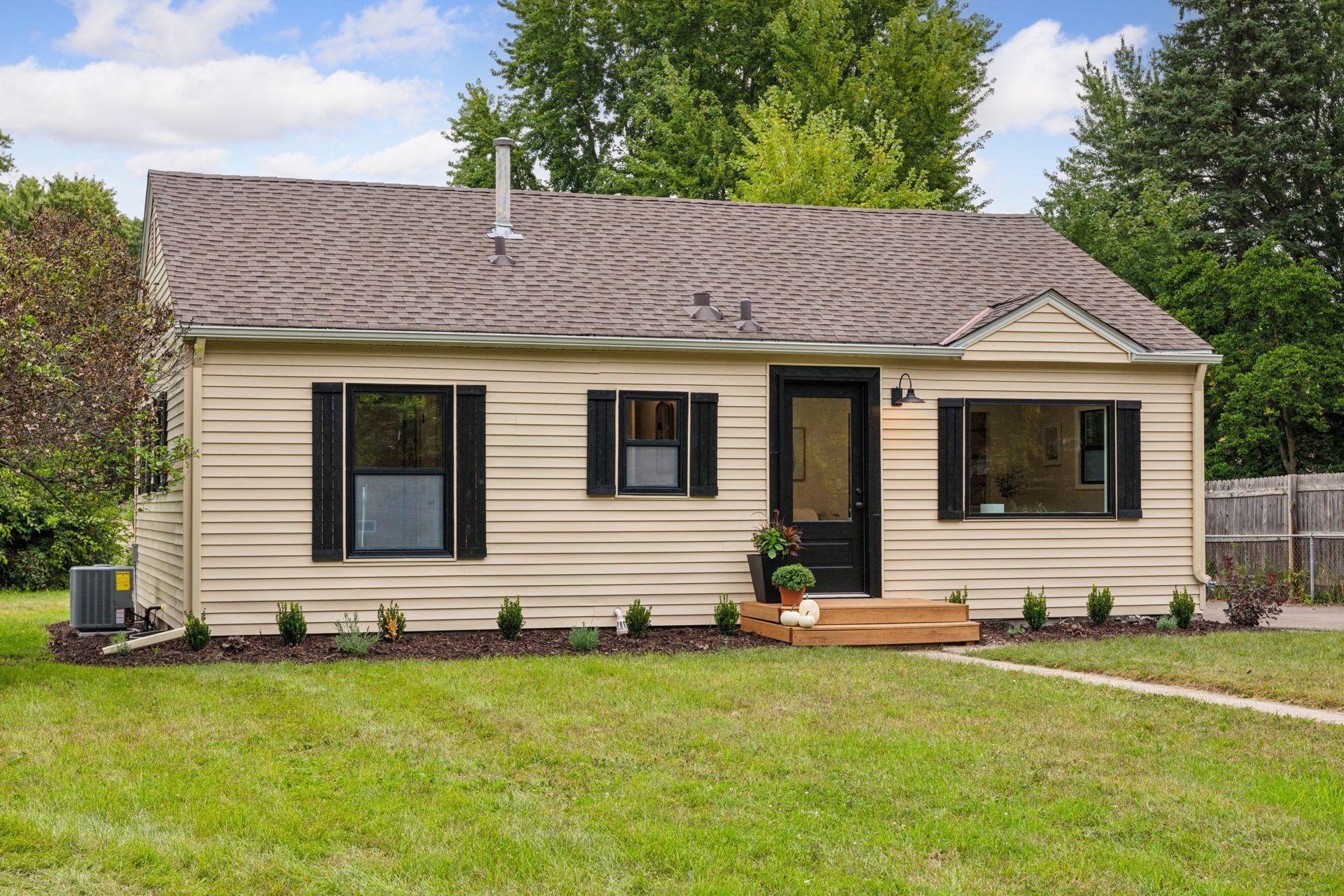 5848 Quebec Avenue N