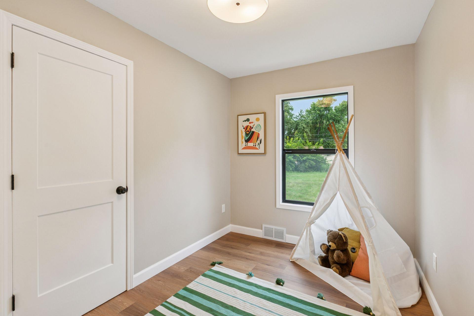 5848 Quebec Avenue N