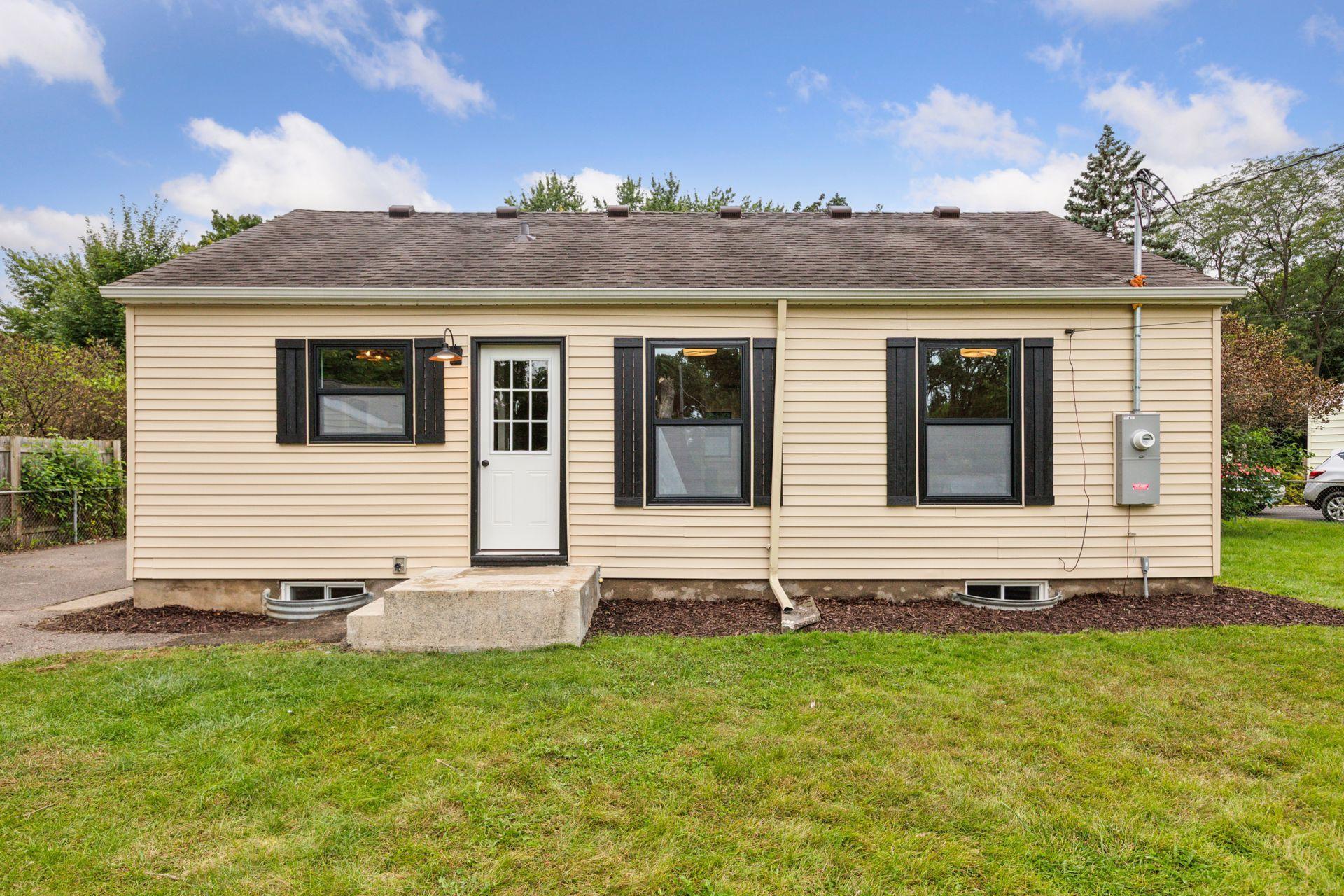 5848 Quebec Avenue N