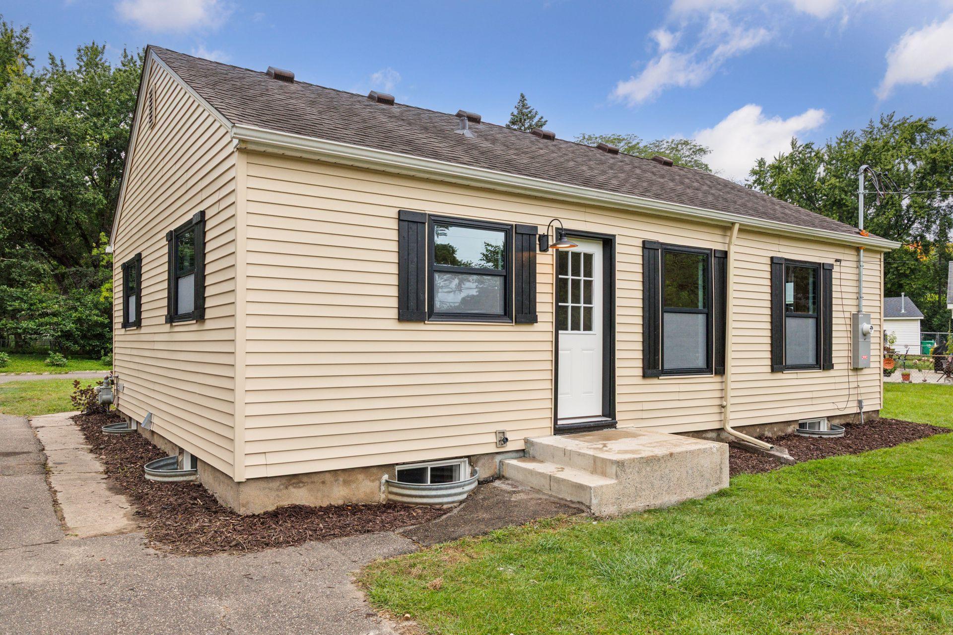 5848 Quebec Avenue N