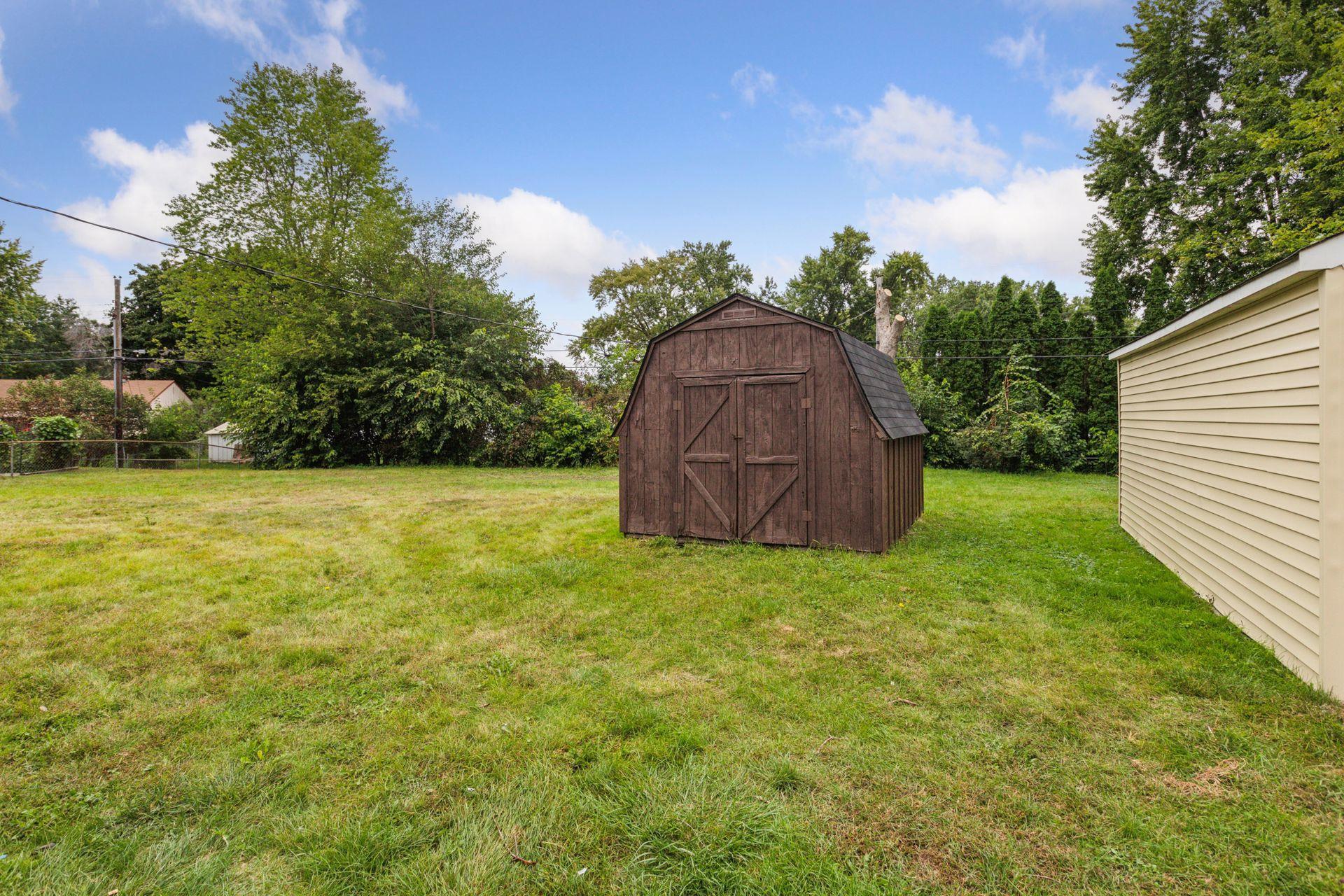 5848 Quebec Avenue N