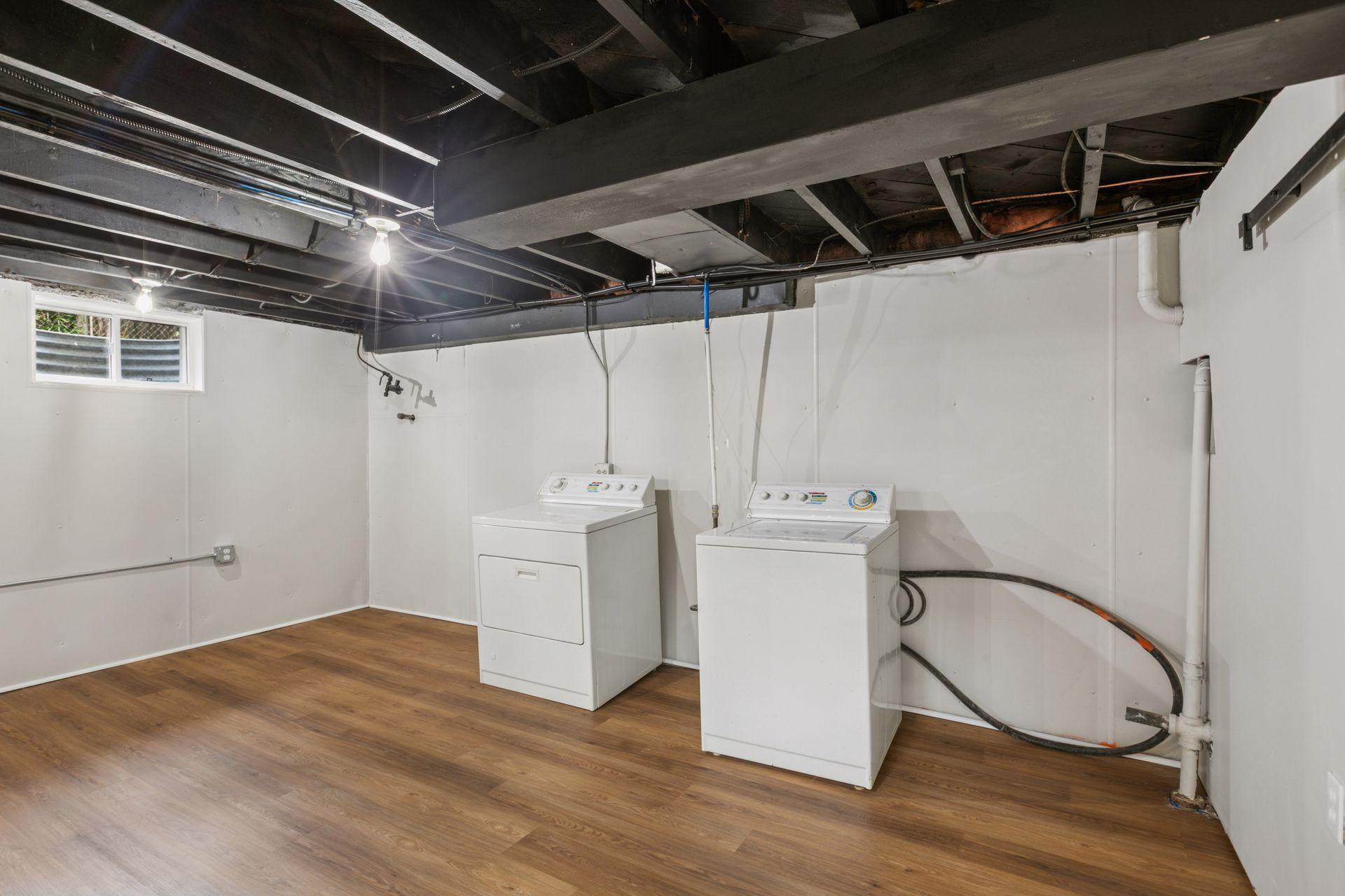 5848 Quebec Avenue N