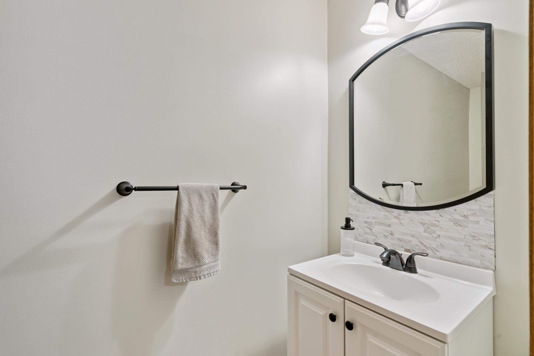 17195 49th Avenue N Unit: B