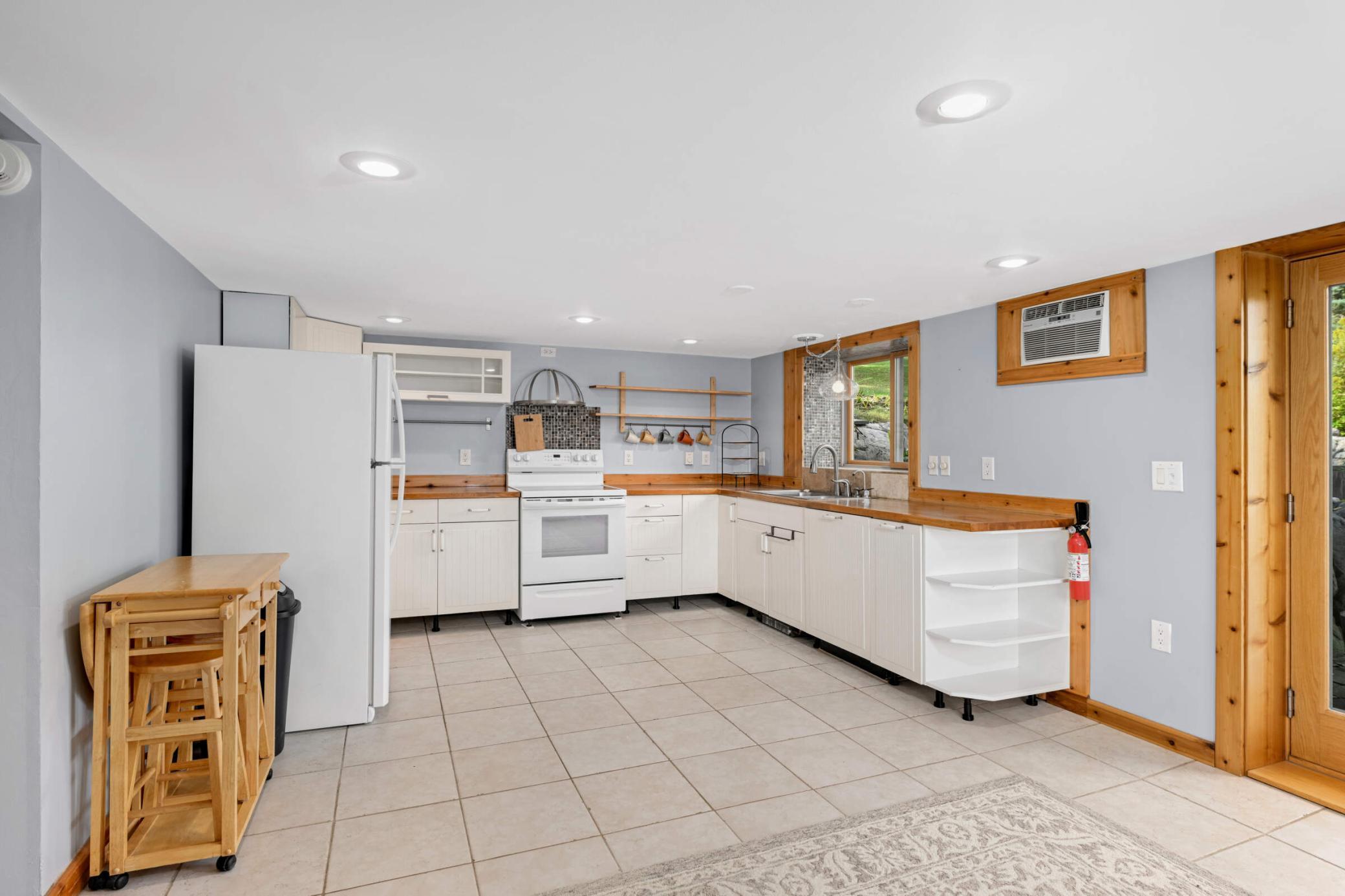 14020 Townline Avenue