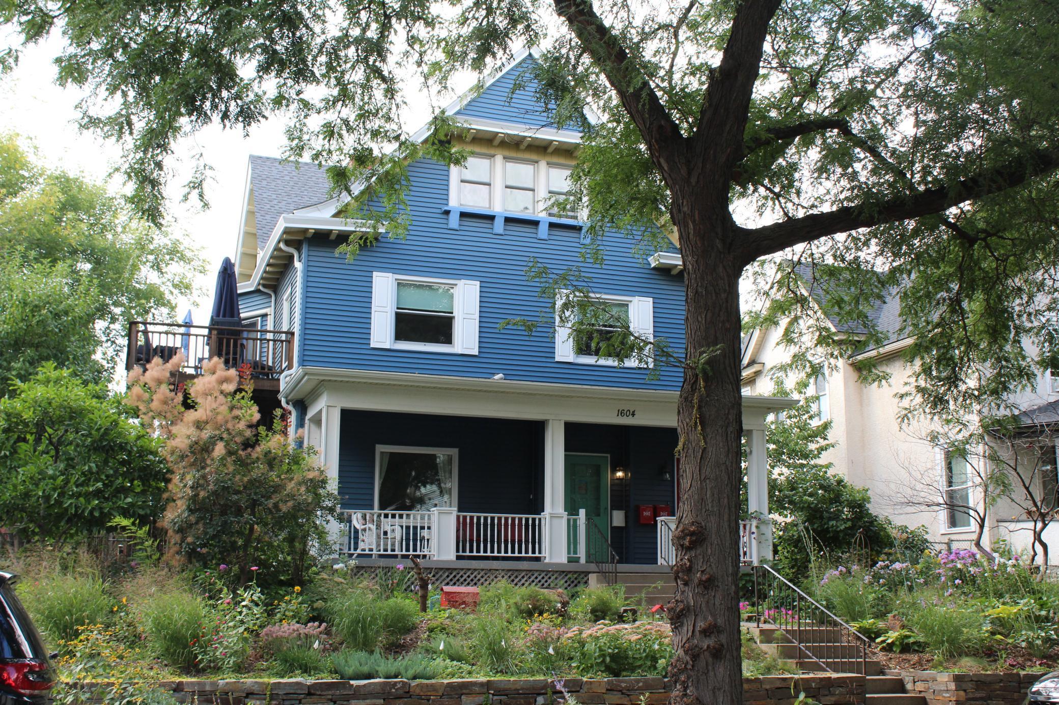 1604 Elliot Avenue