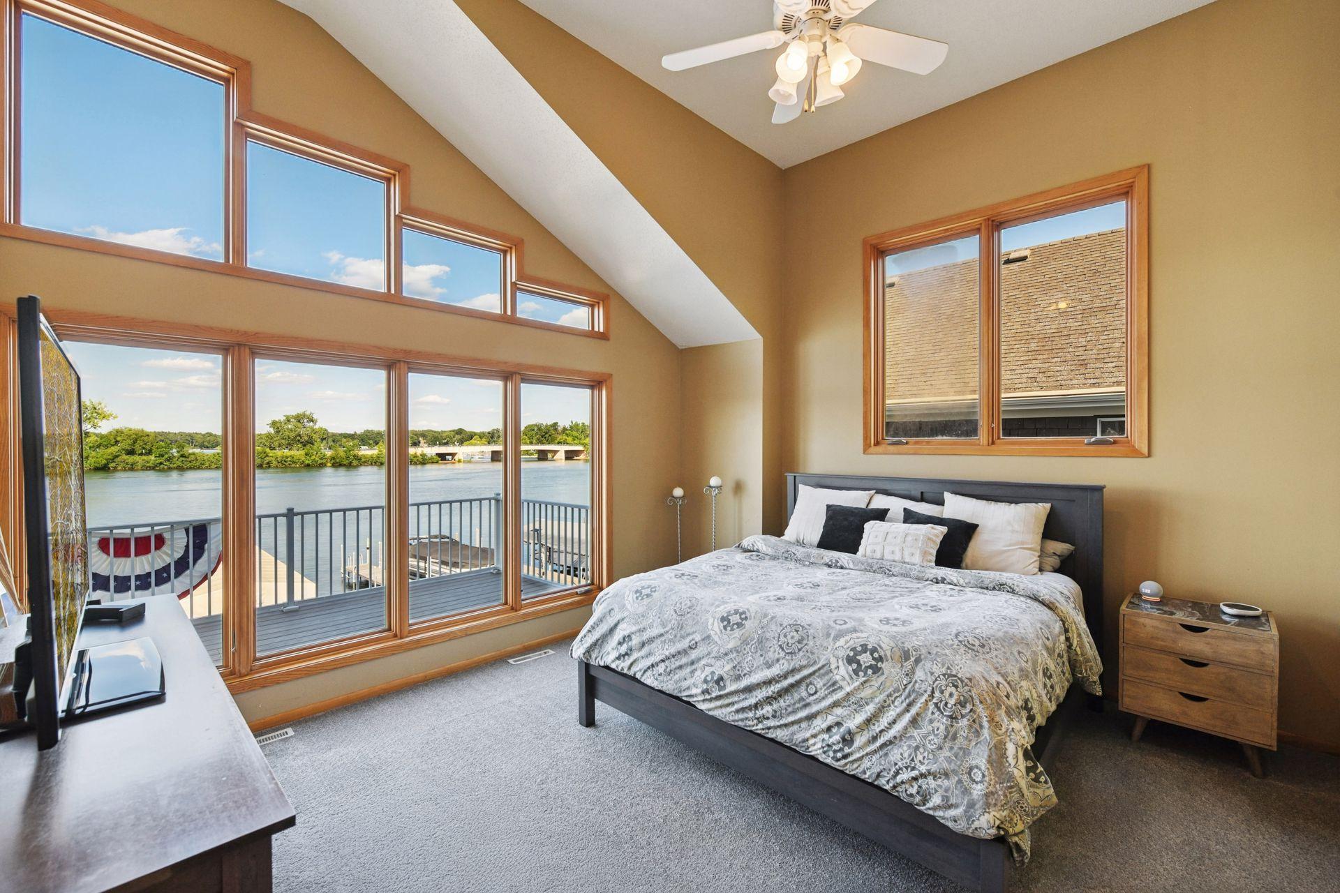 2819 Mckenzie Point Road