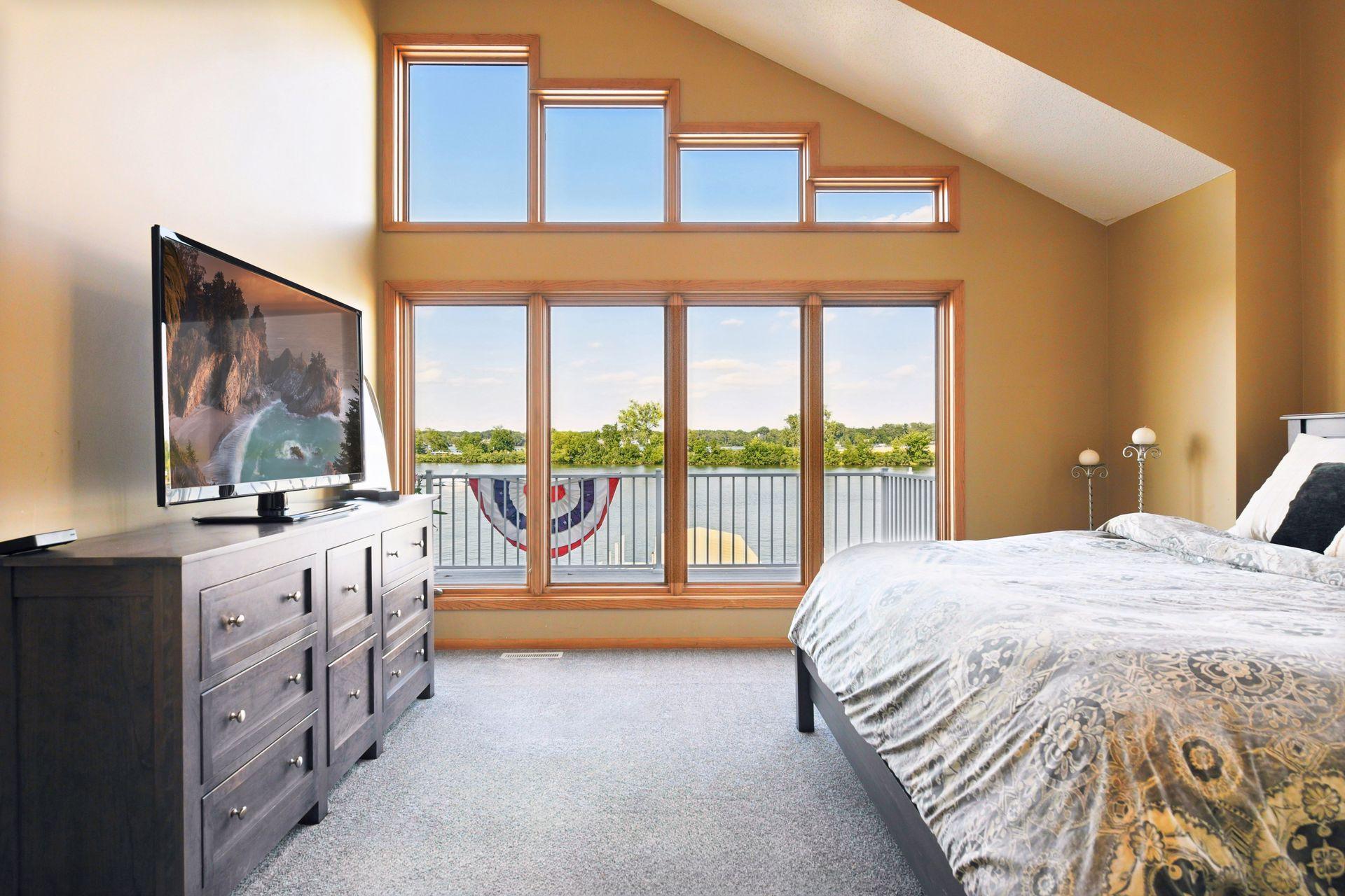 2819 Mckenzie Point Road