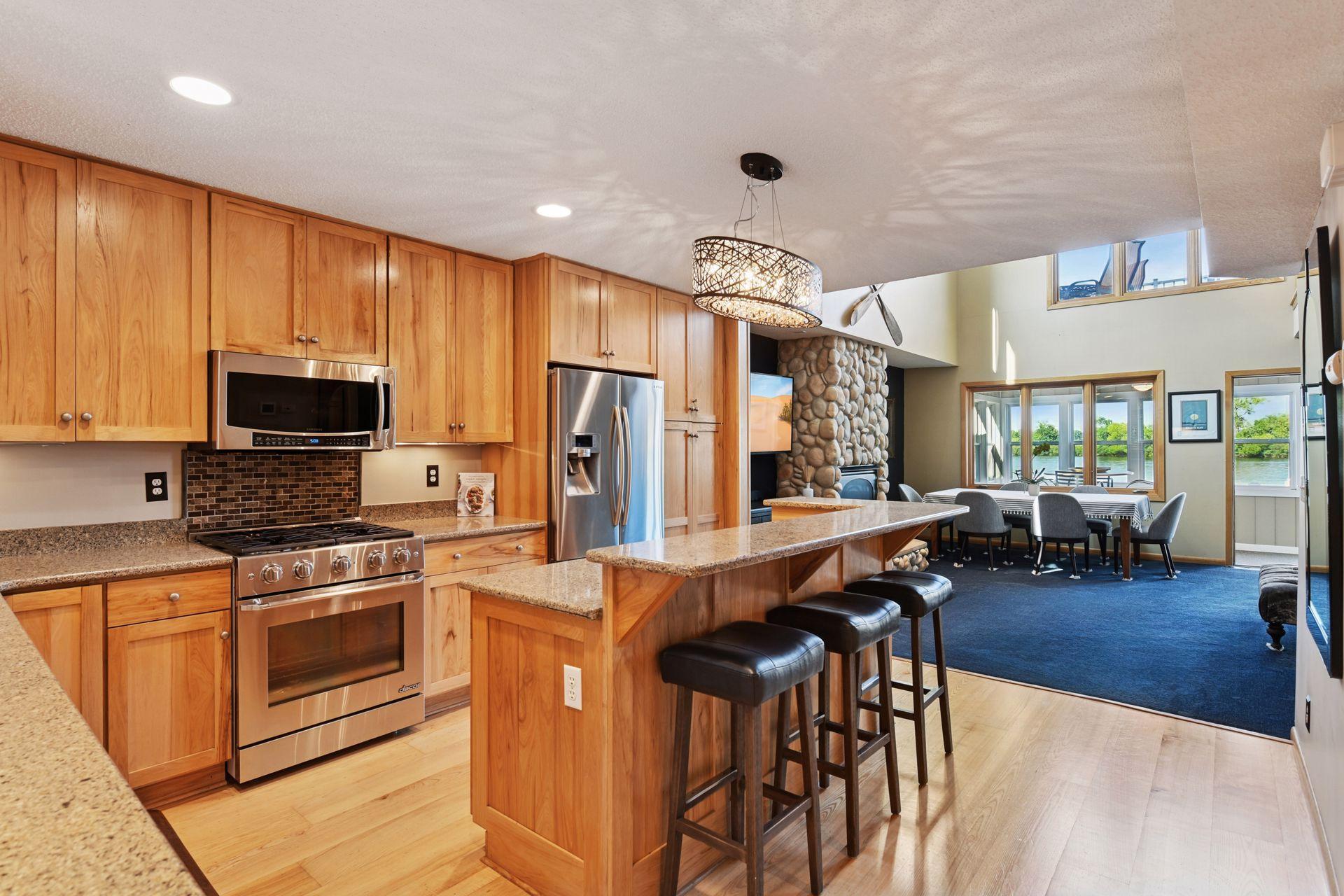 2819 Mckenzie Point Road