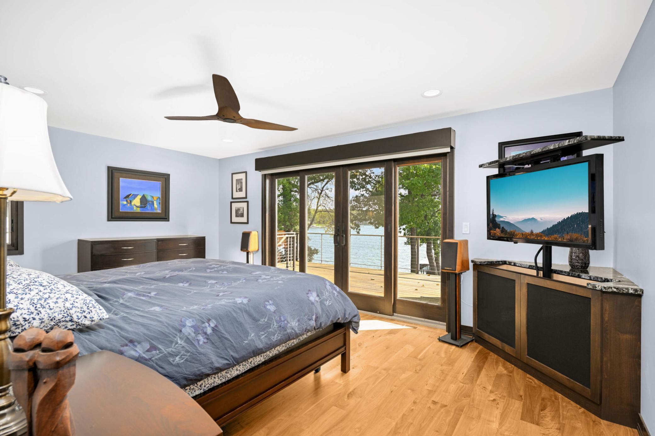 3857 Island View Circle NW