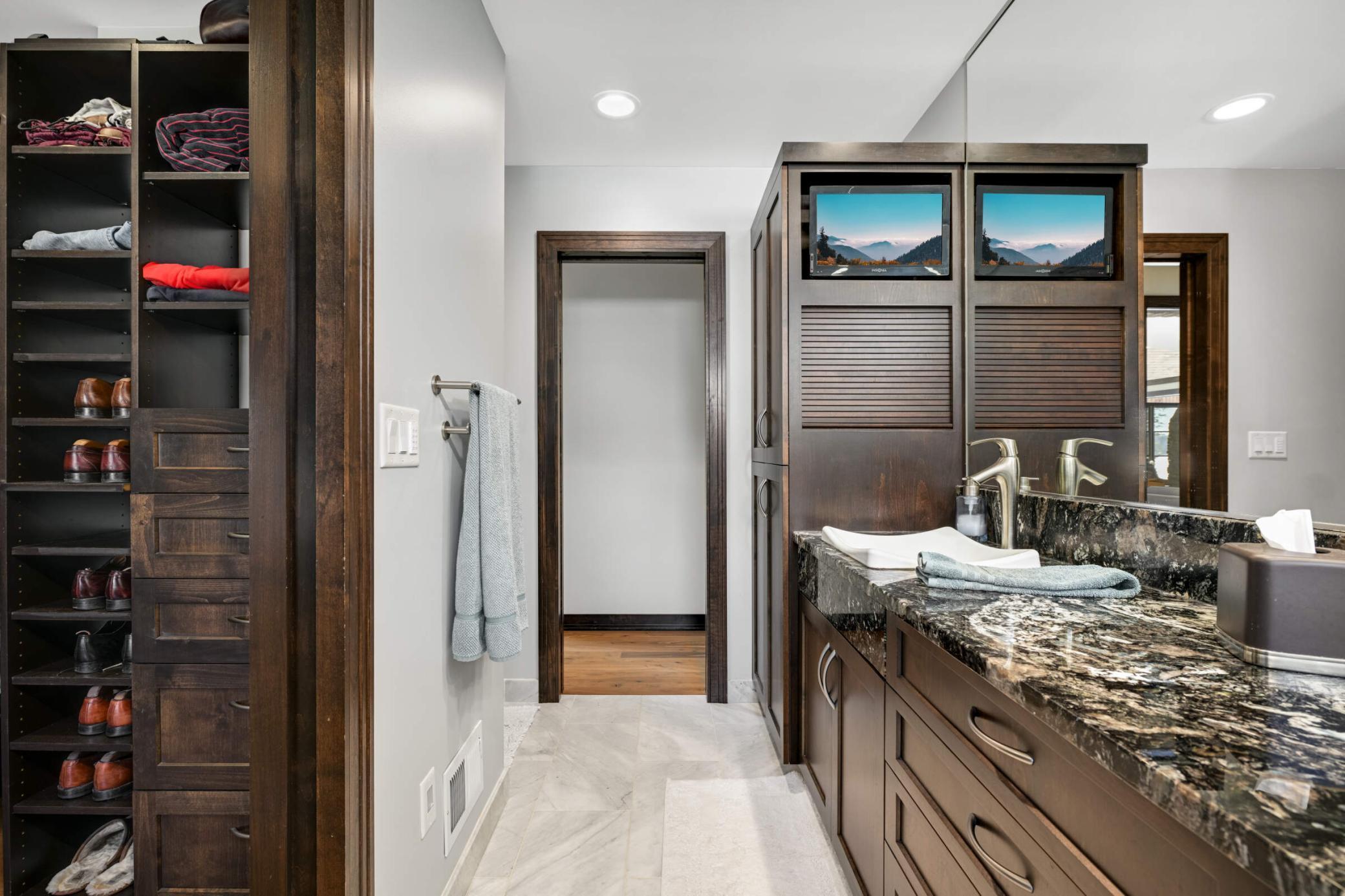 3857 Island View Circle NW