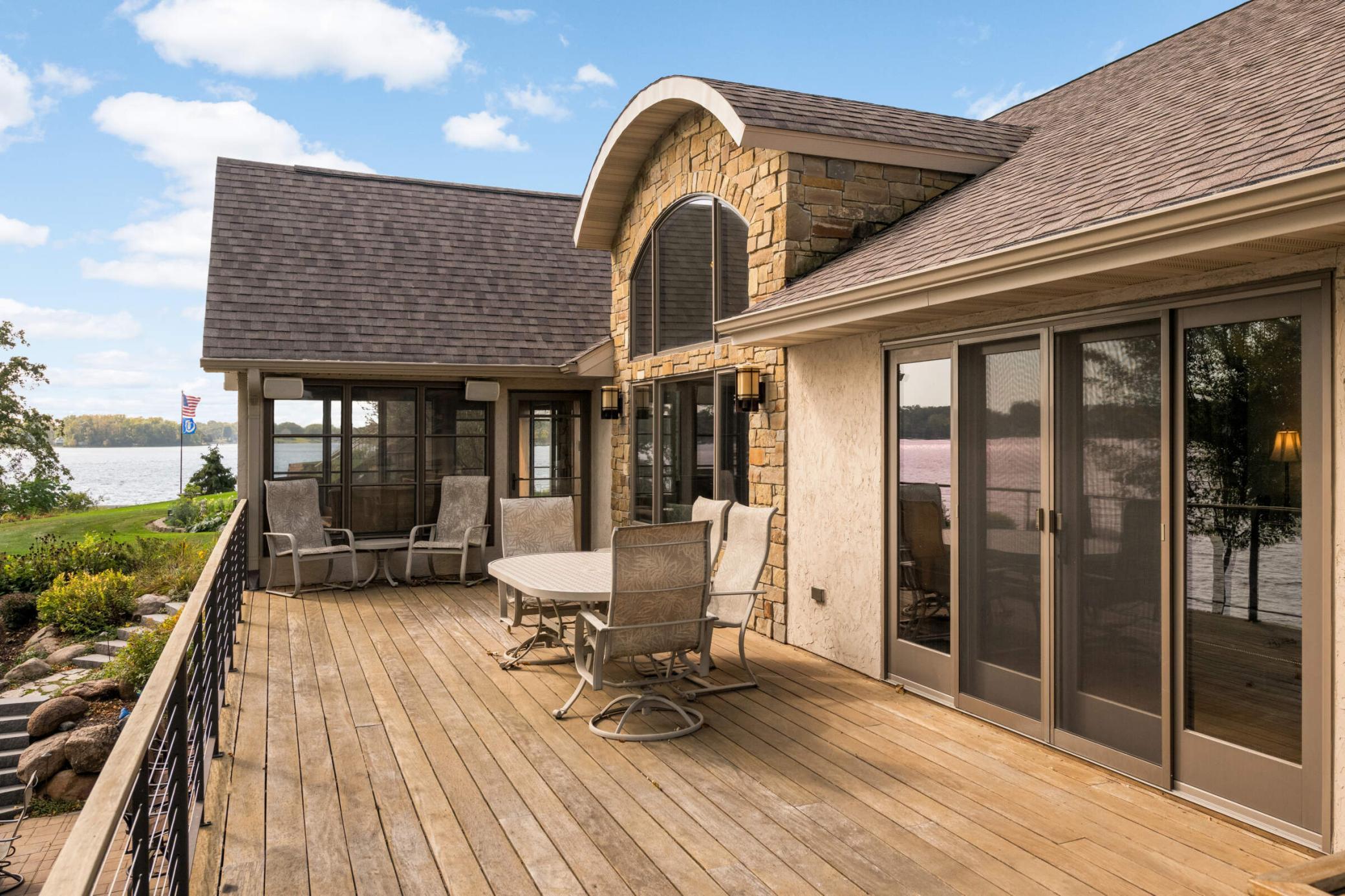 3857 Island View Circle NW