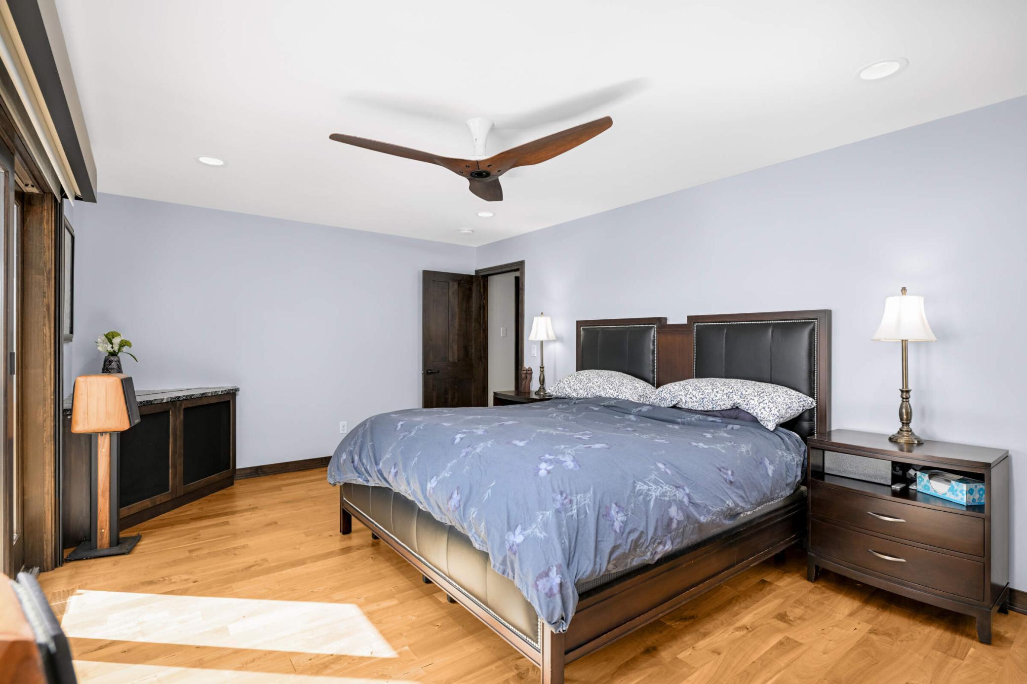 3857 Island View Circle NW