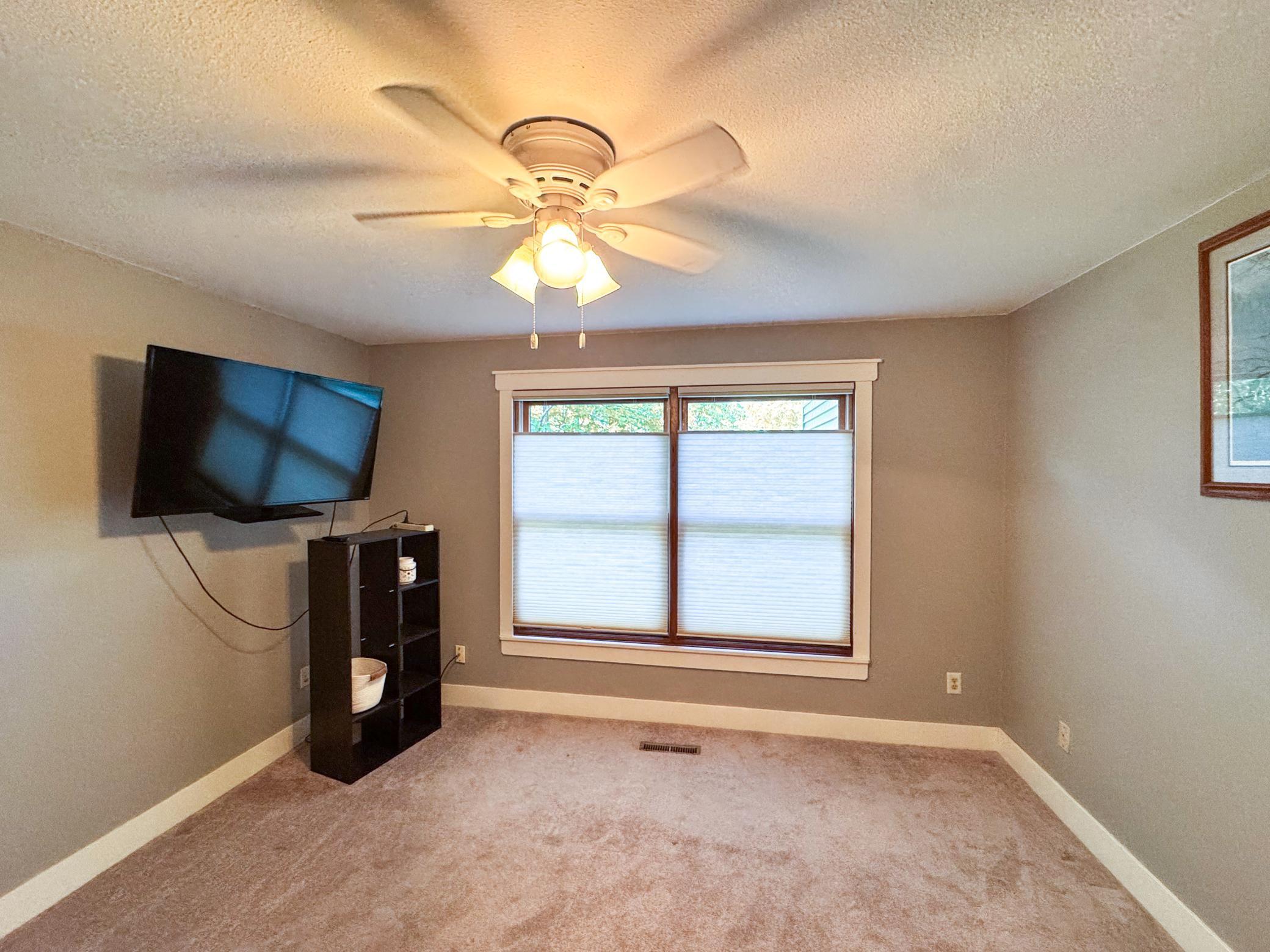 15565 26th Avenue N Unit: B