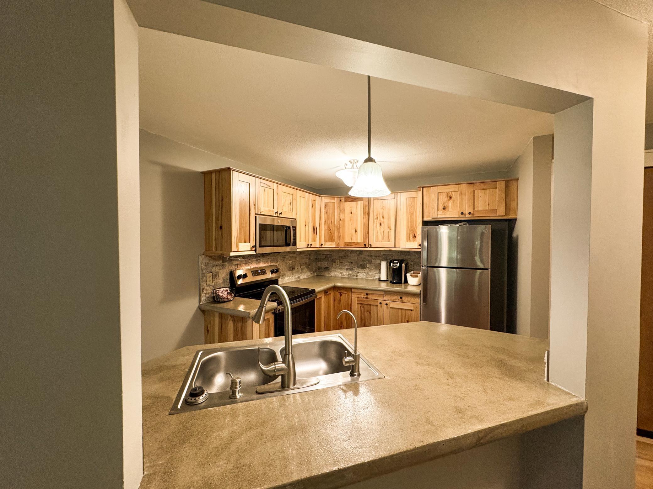 15565 26th Avenue N Unit: B