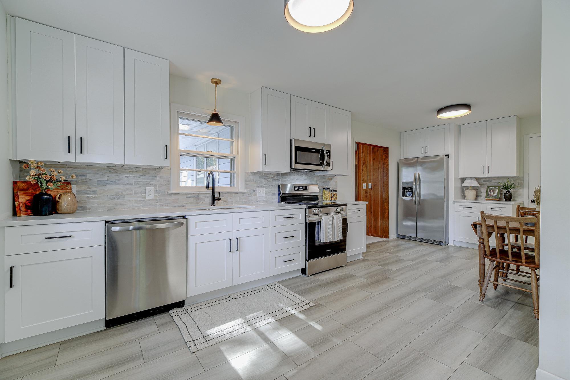 9824 Fremont Avenue S