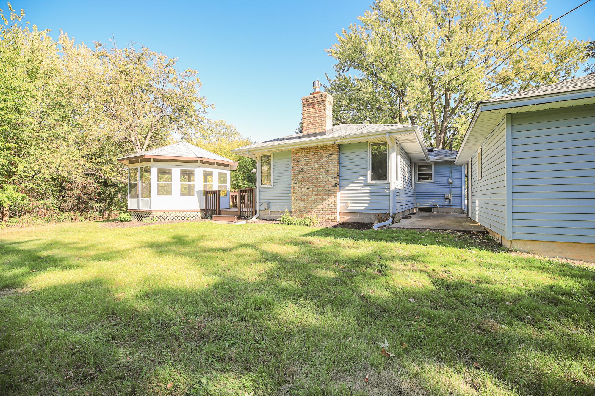 9824 Fremont Avenue S