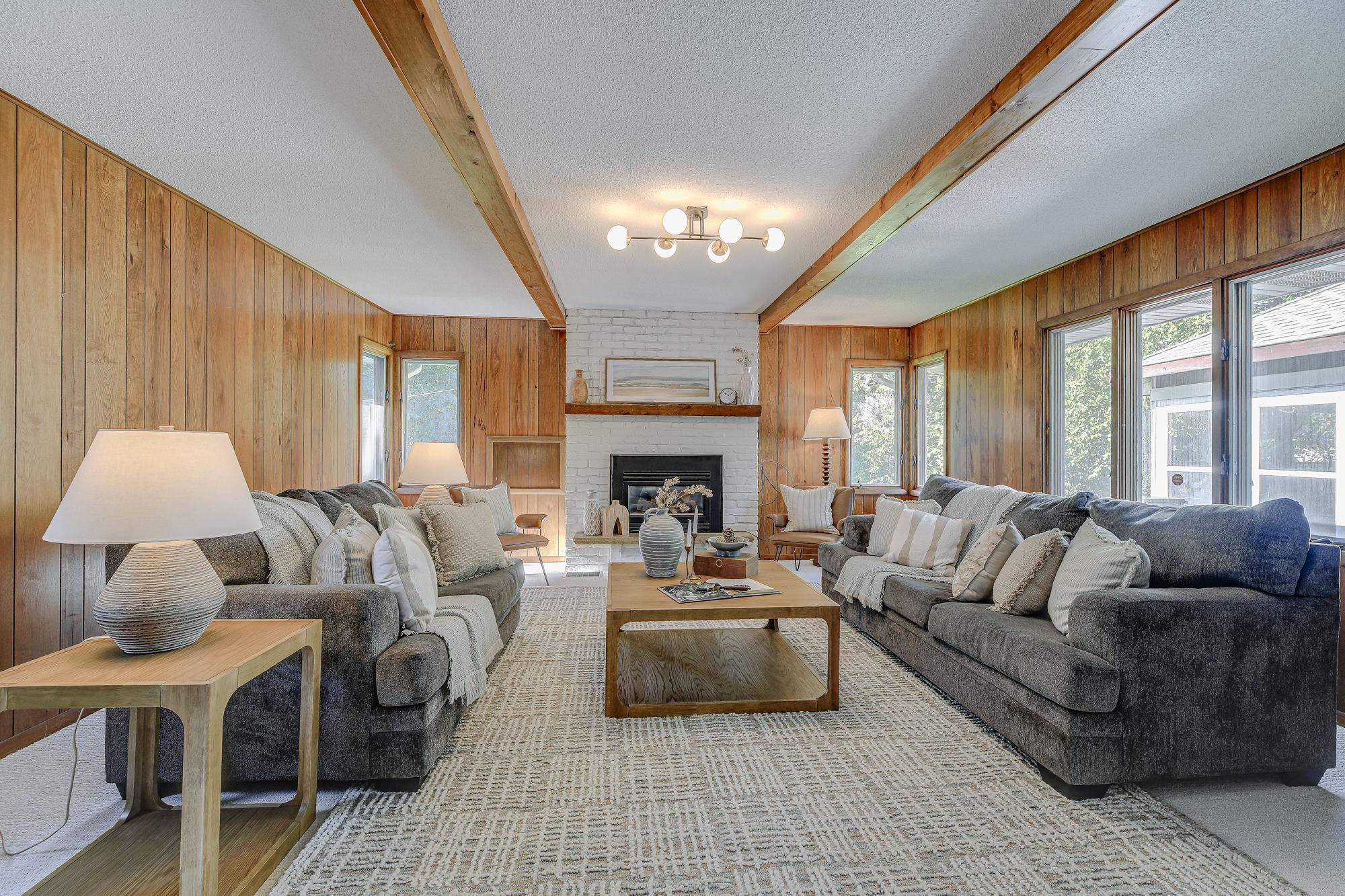 9824 Fremont Avenue S