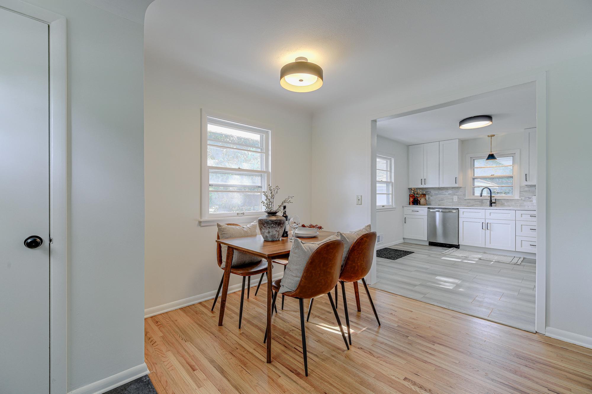 9824 Fremont Avenue S