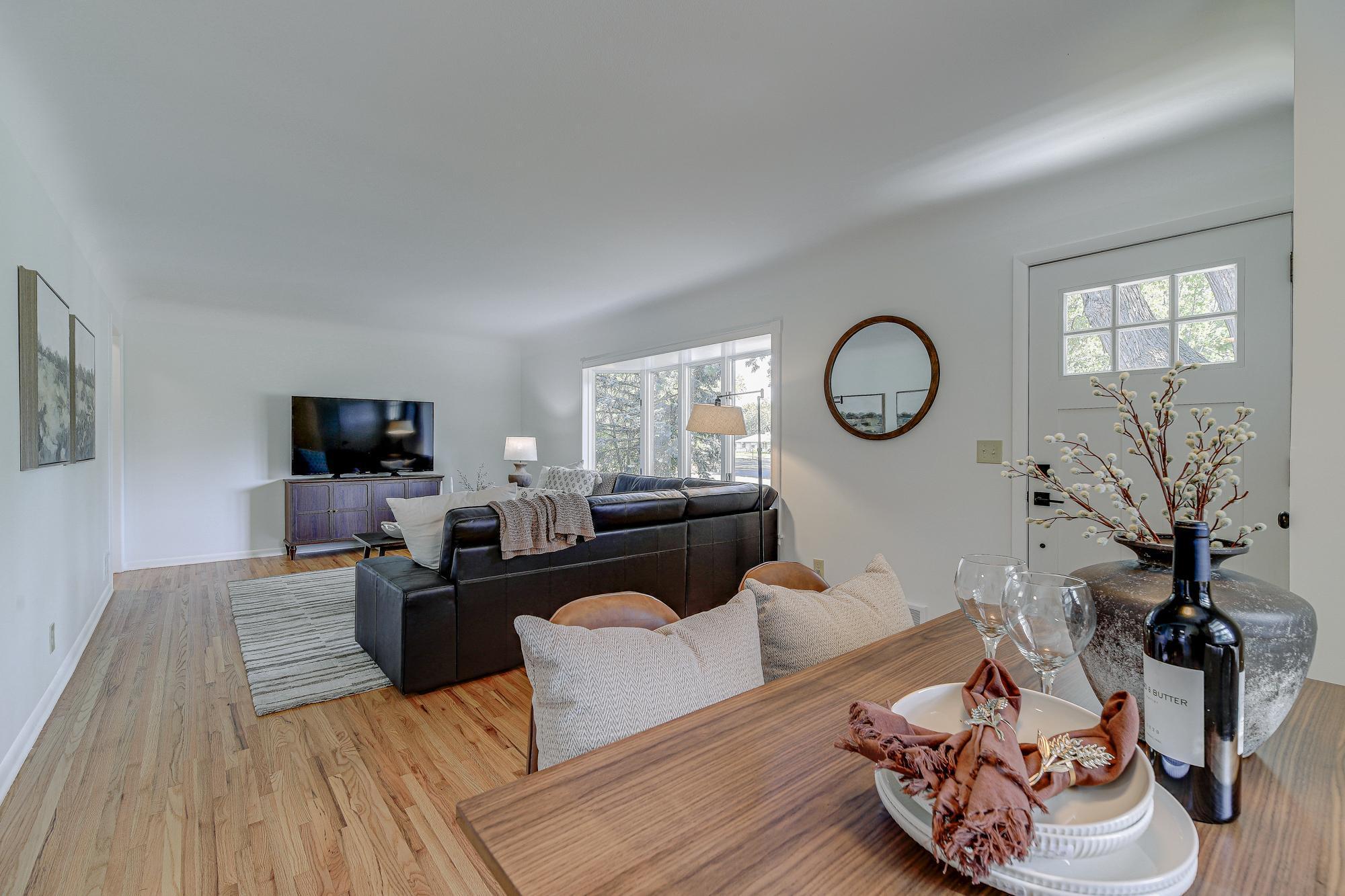 9824 Fremont Avenue S