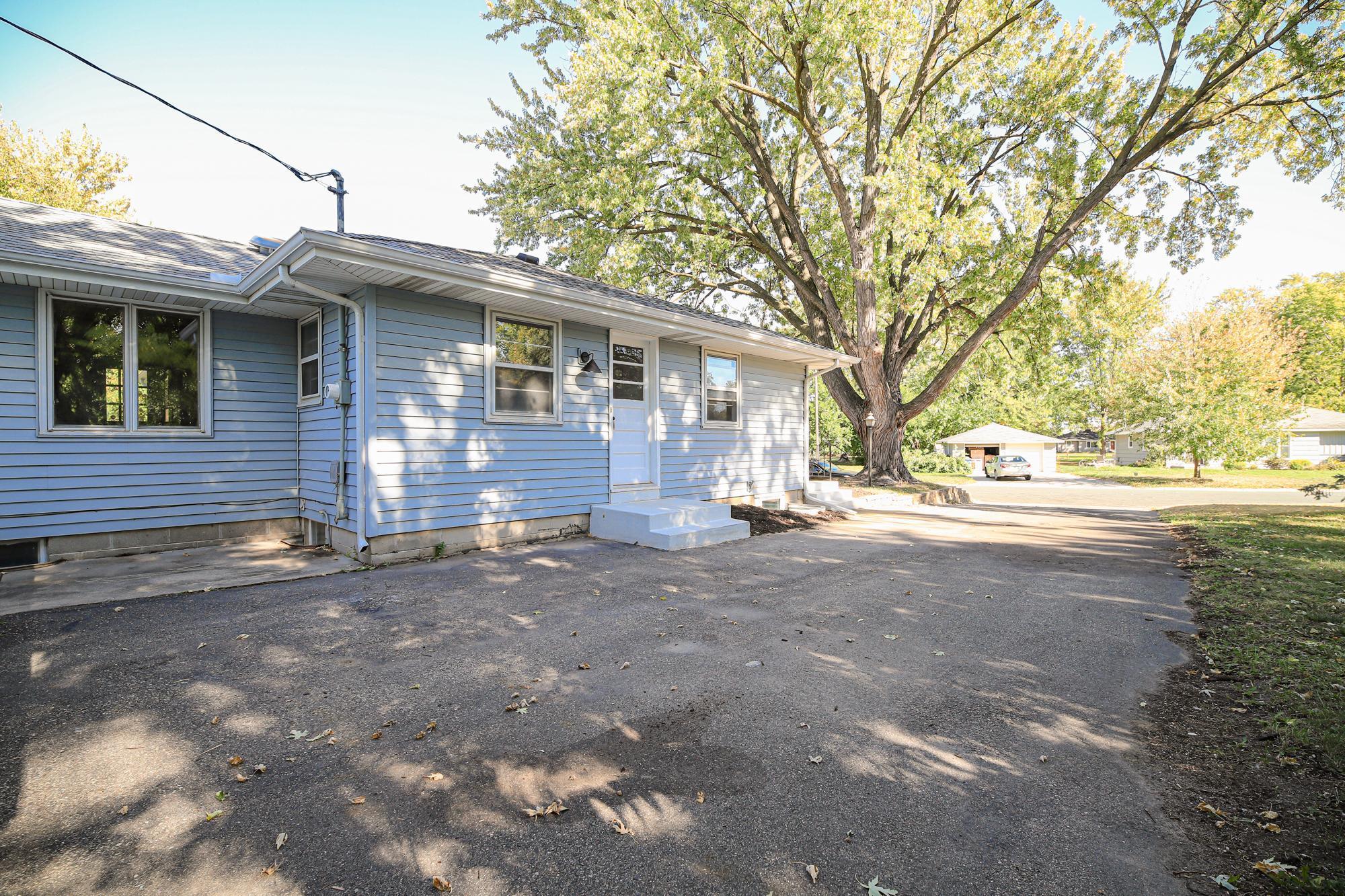 9824 Fremont Avenue S