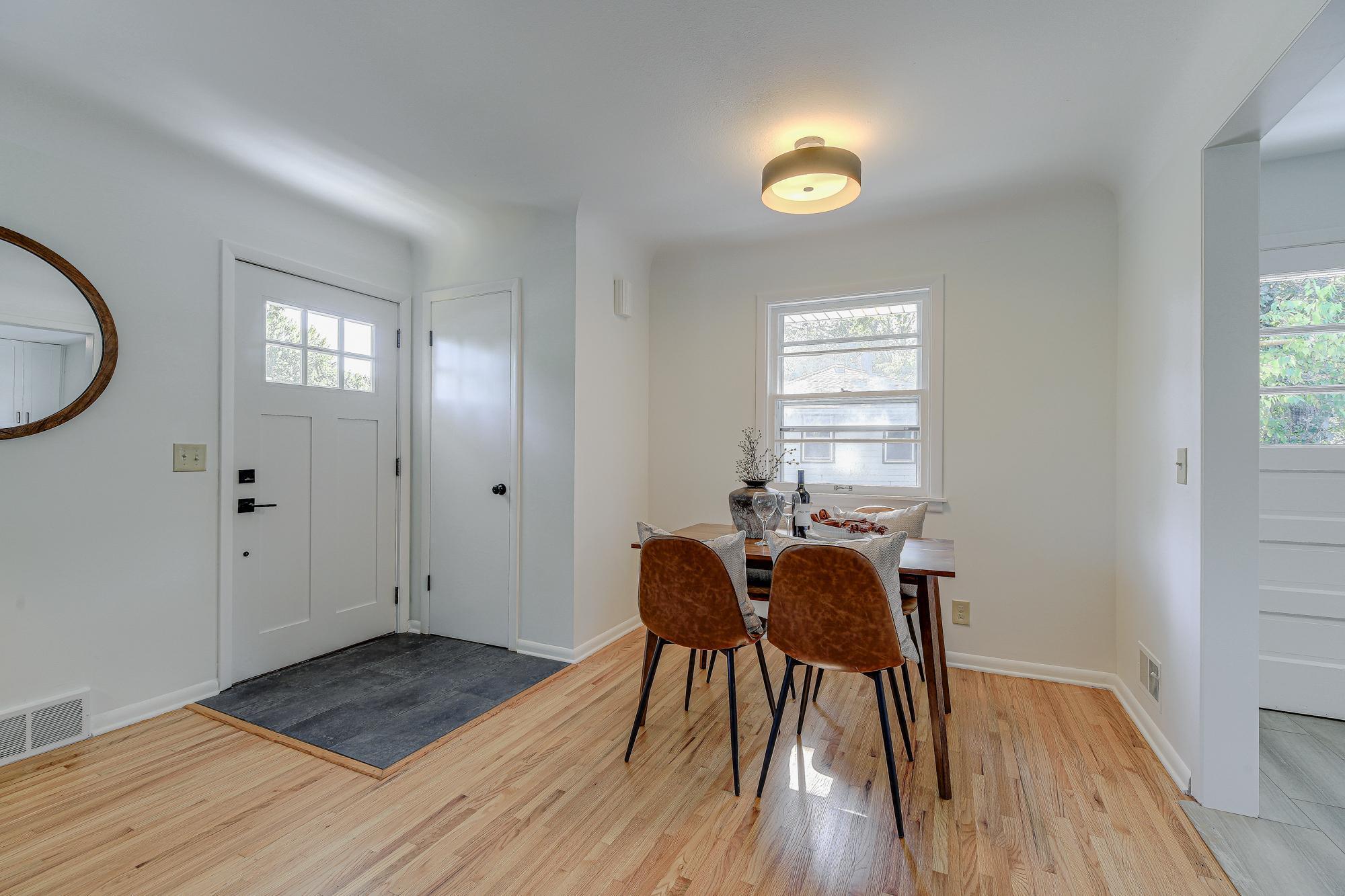 9824 Fremont Avenue S