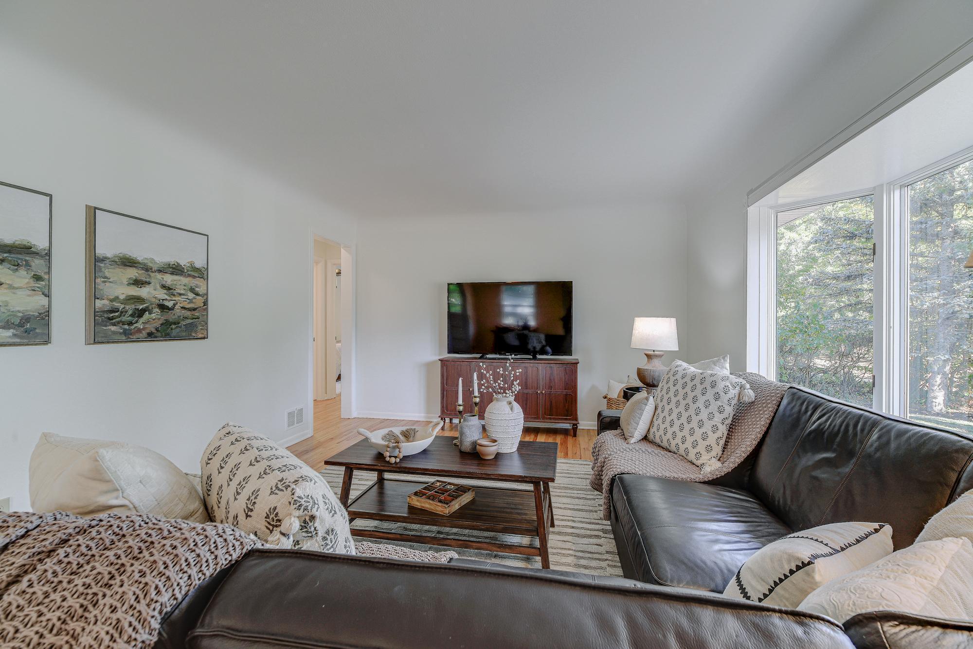 9824 Fremont Avenue S