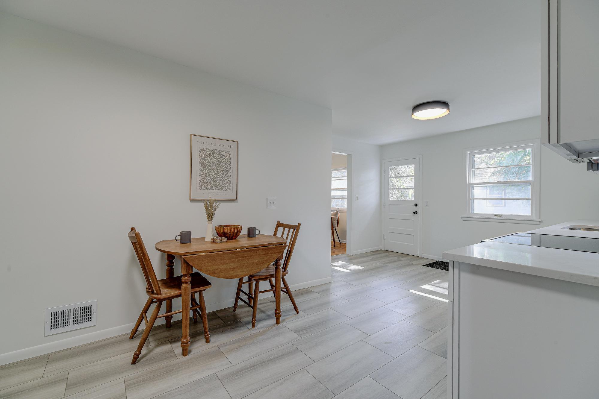 9824 Fremont Avenue S