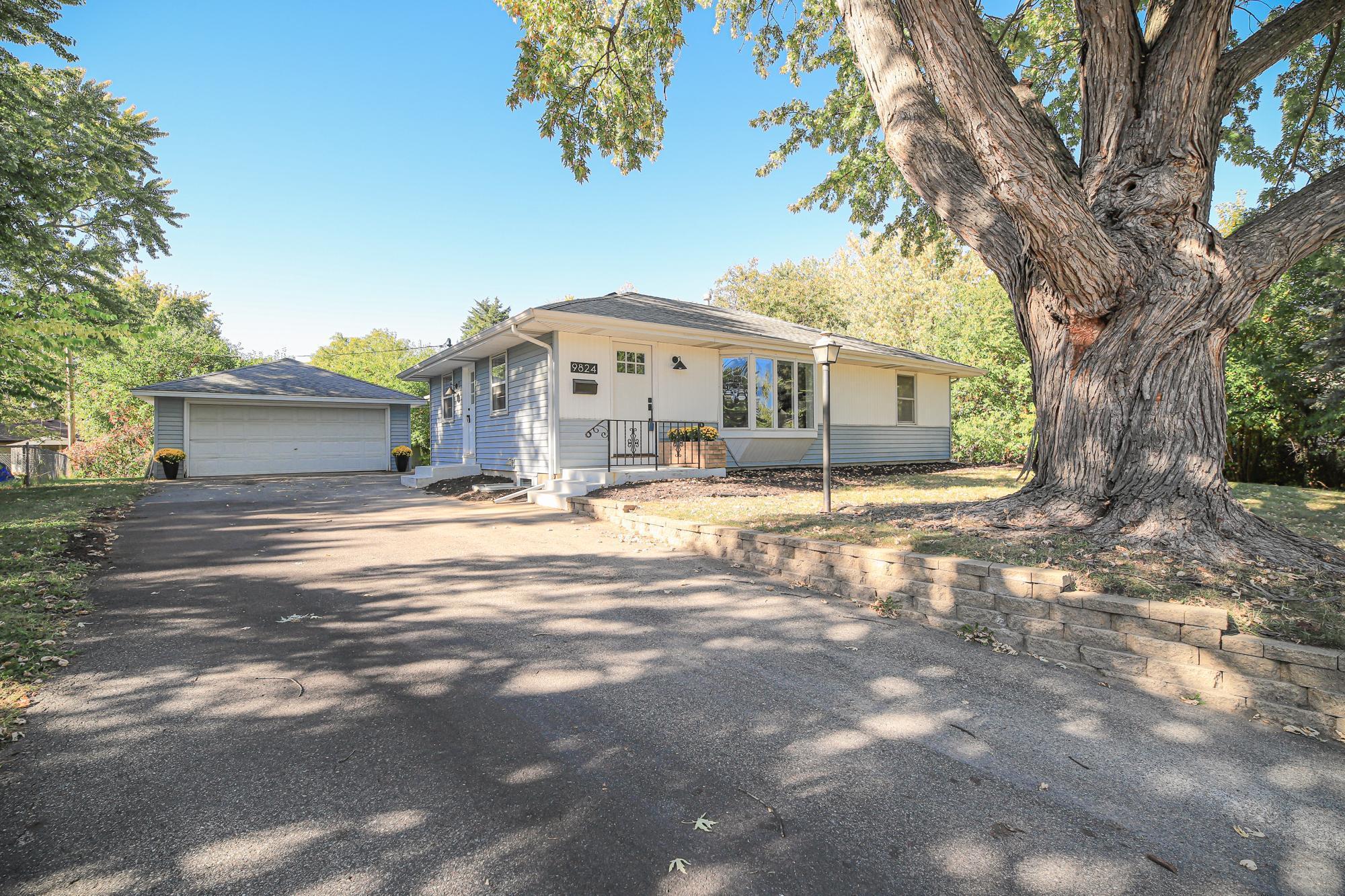 9824 Fremont Avenue S