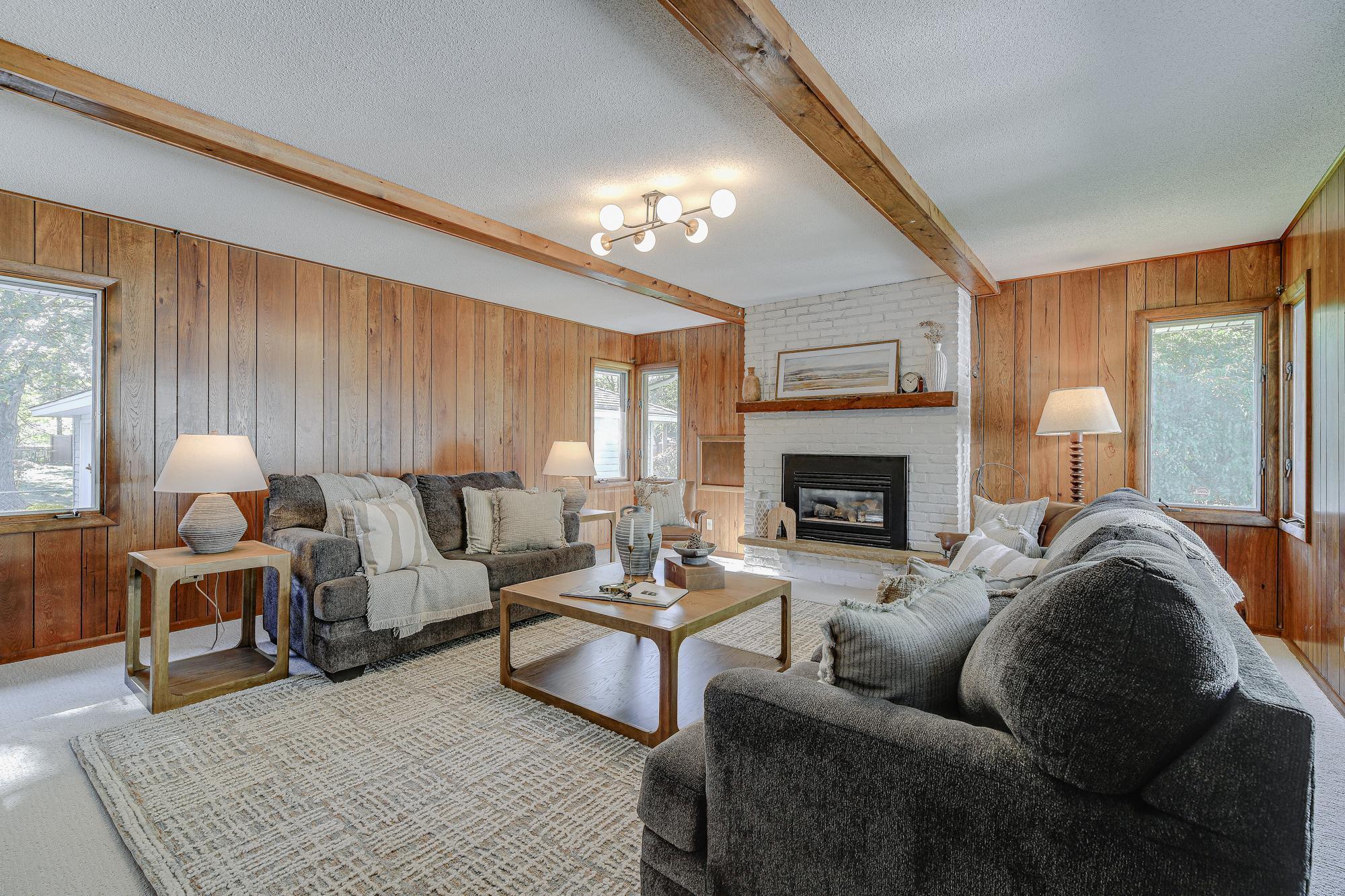 9824 Fremont Avenue S