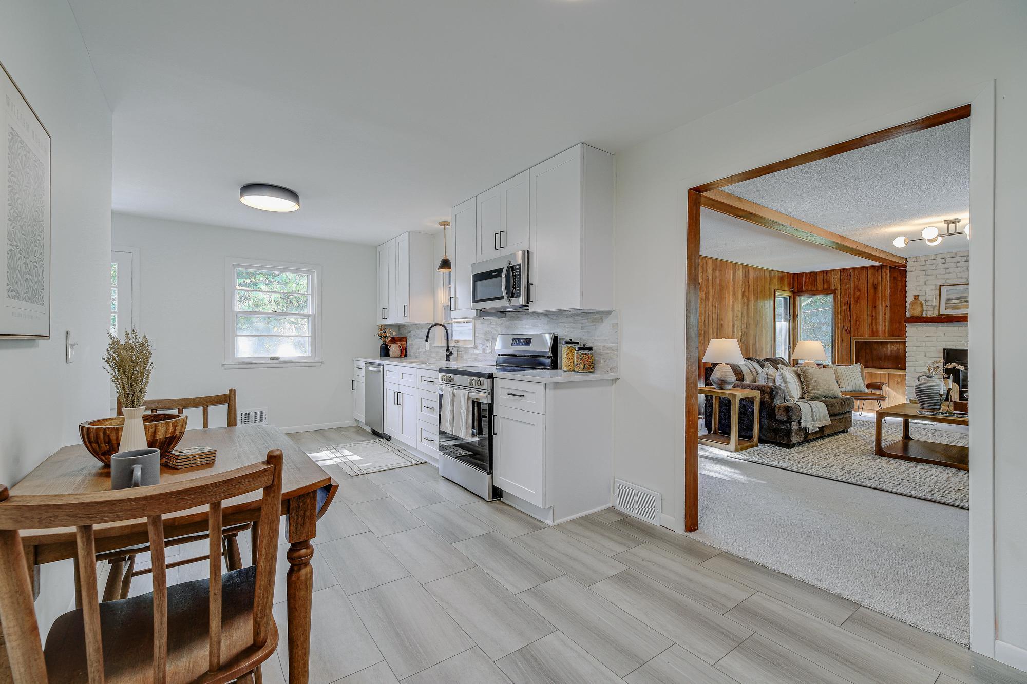 9824 Fremont Avenue S