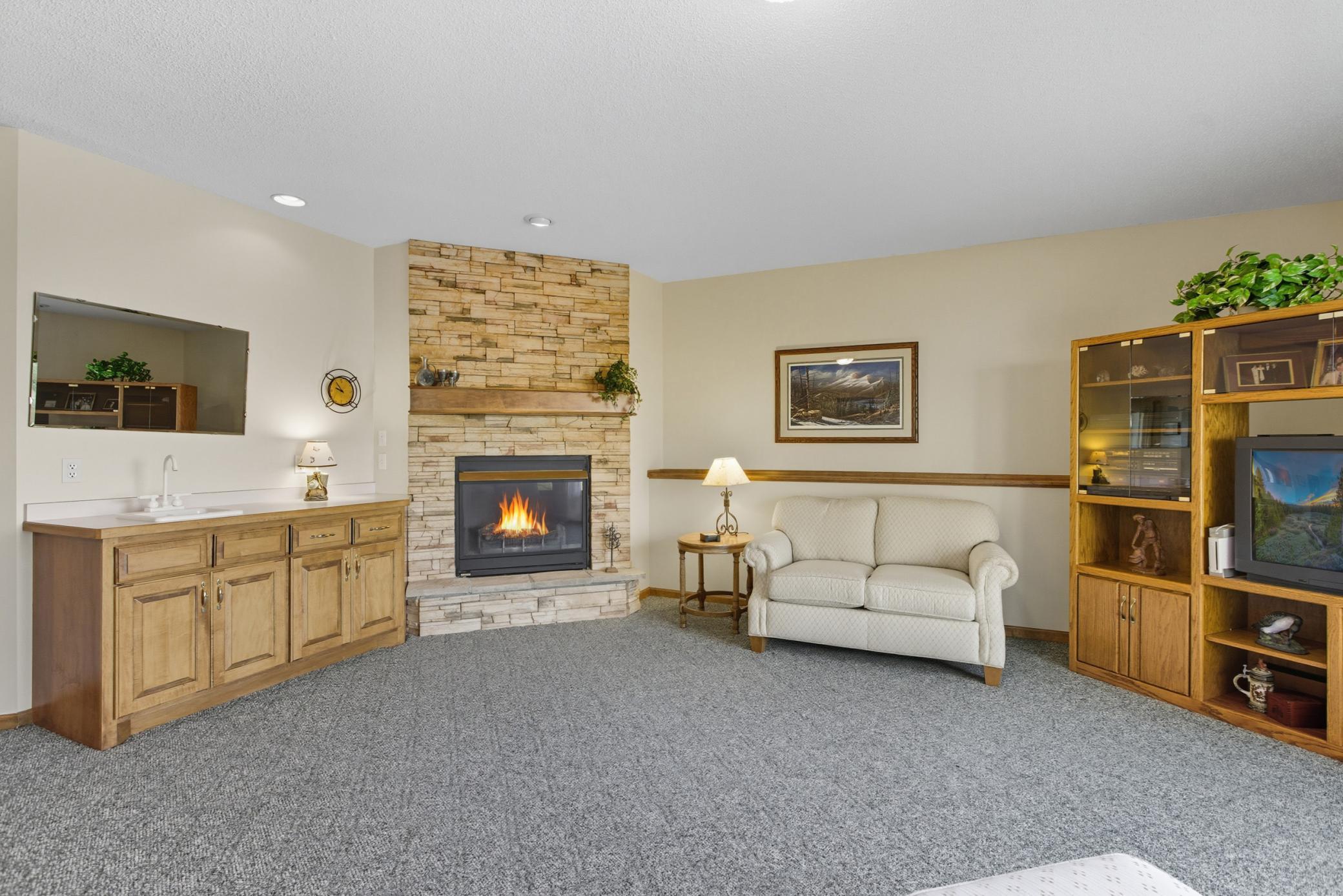 18160 39th Avenue N Unit: 7