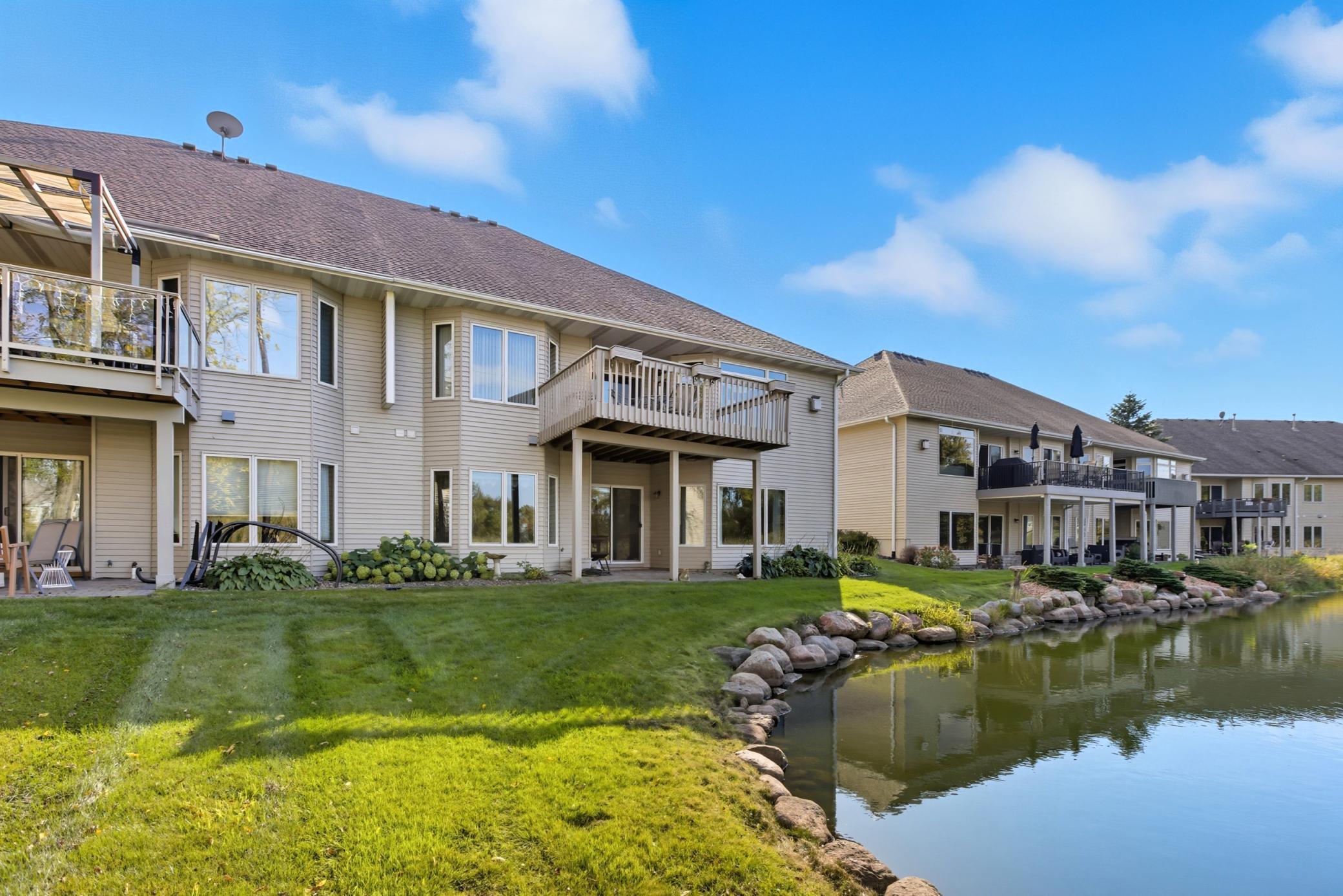 18160 39th Avenue N Unit: 7