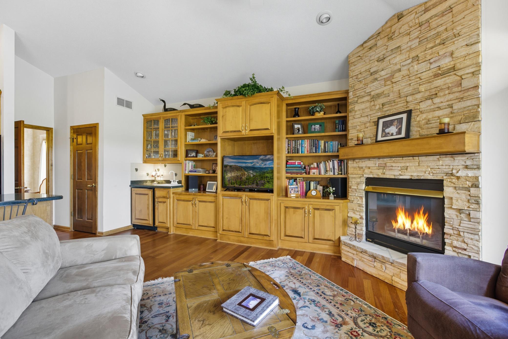 18160 39th Avenue N Unit: 7