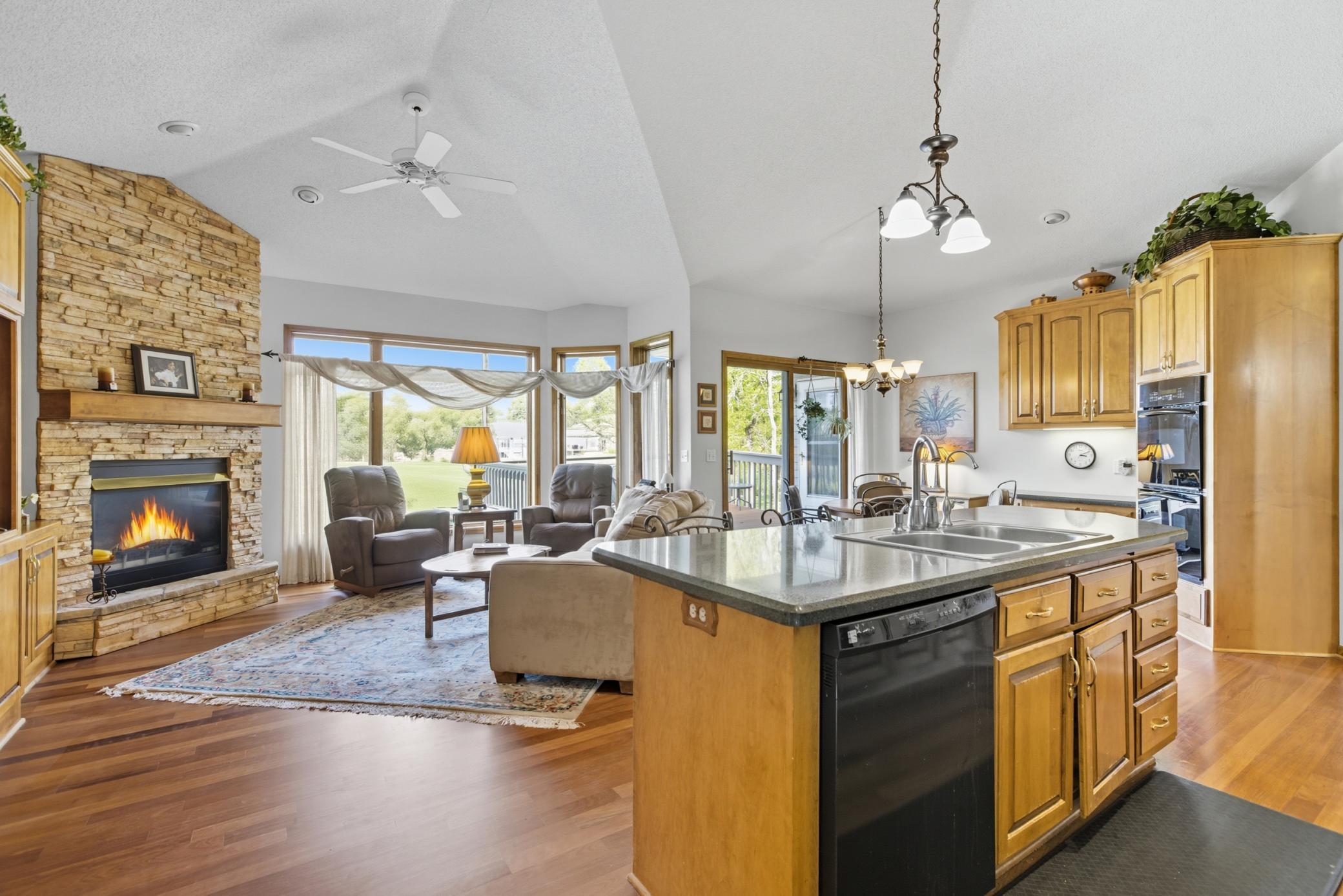 18160 39th Avenue N Unit: 7