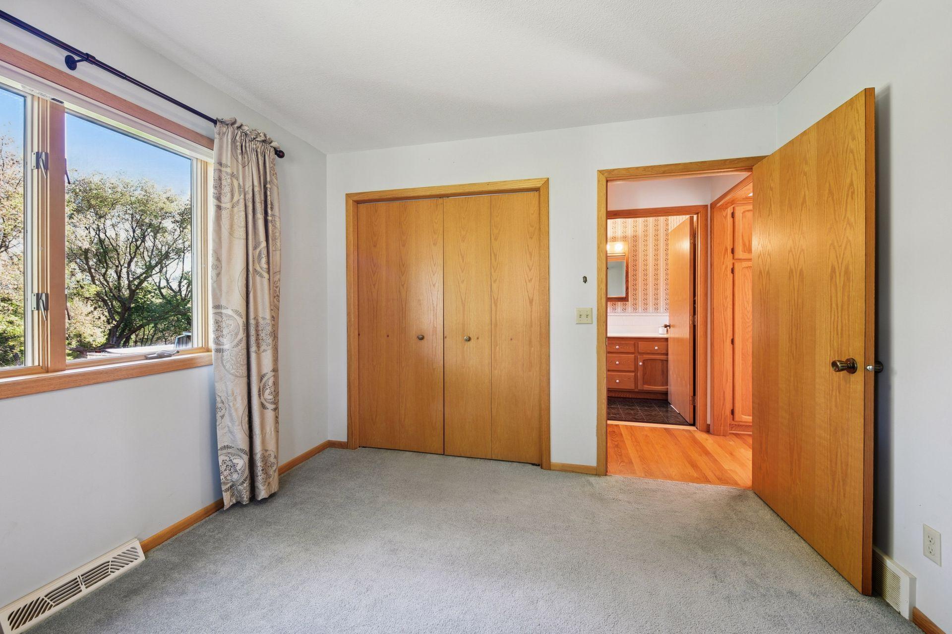 5982 Farmington Avenue SE