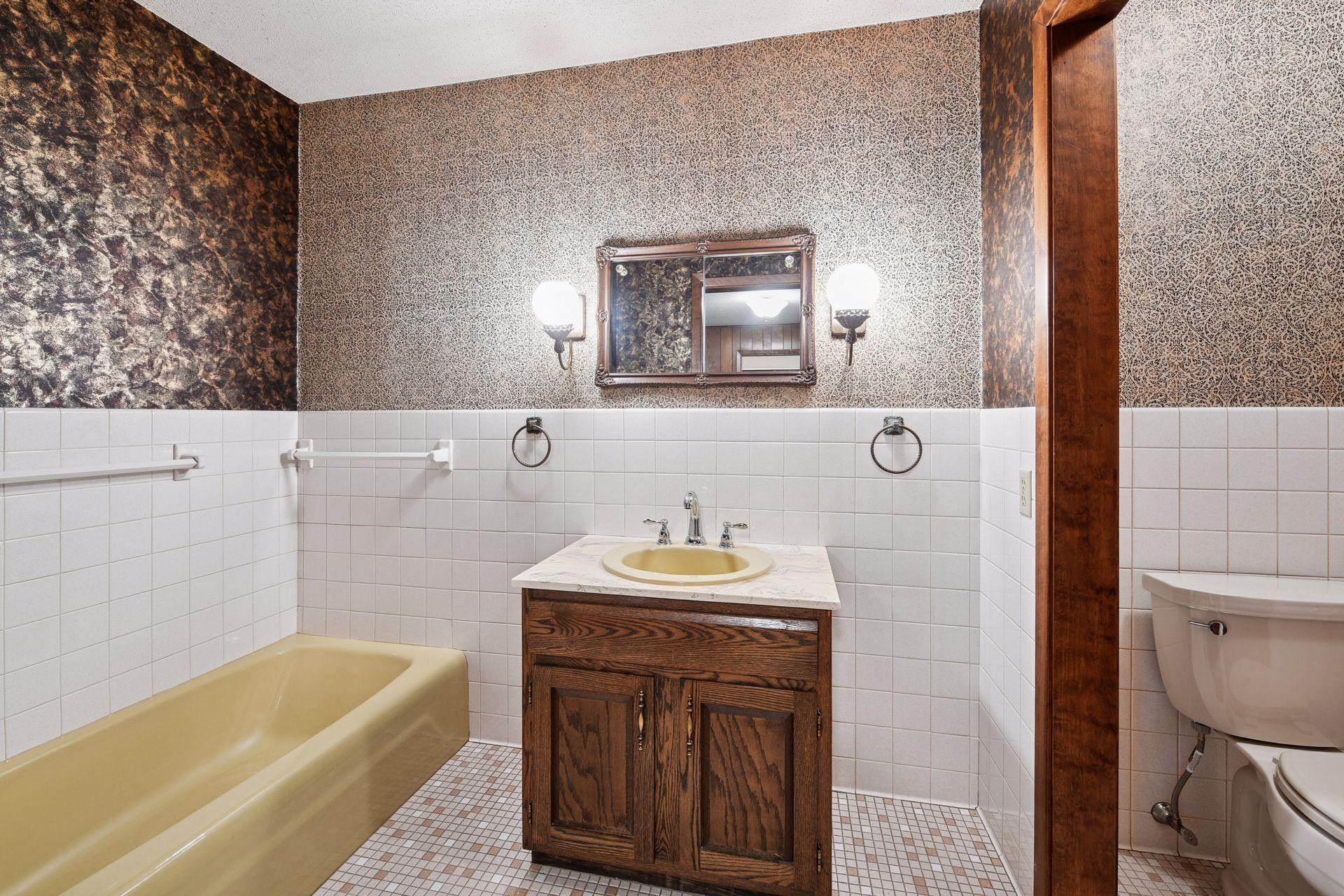 5982 Farmington Avenue SE