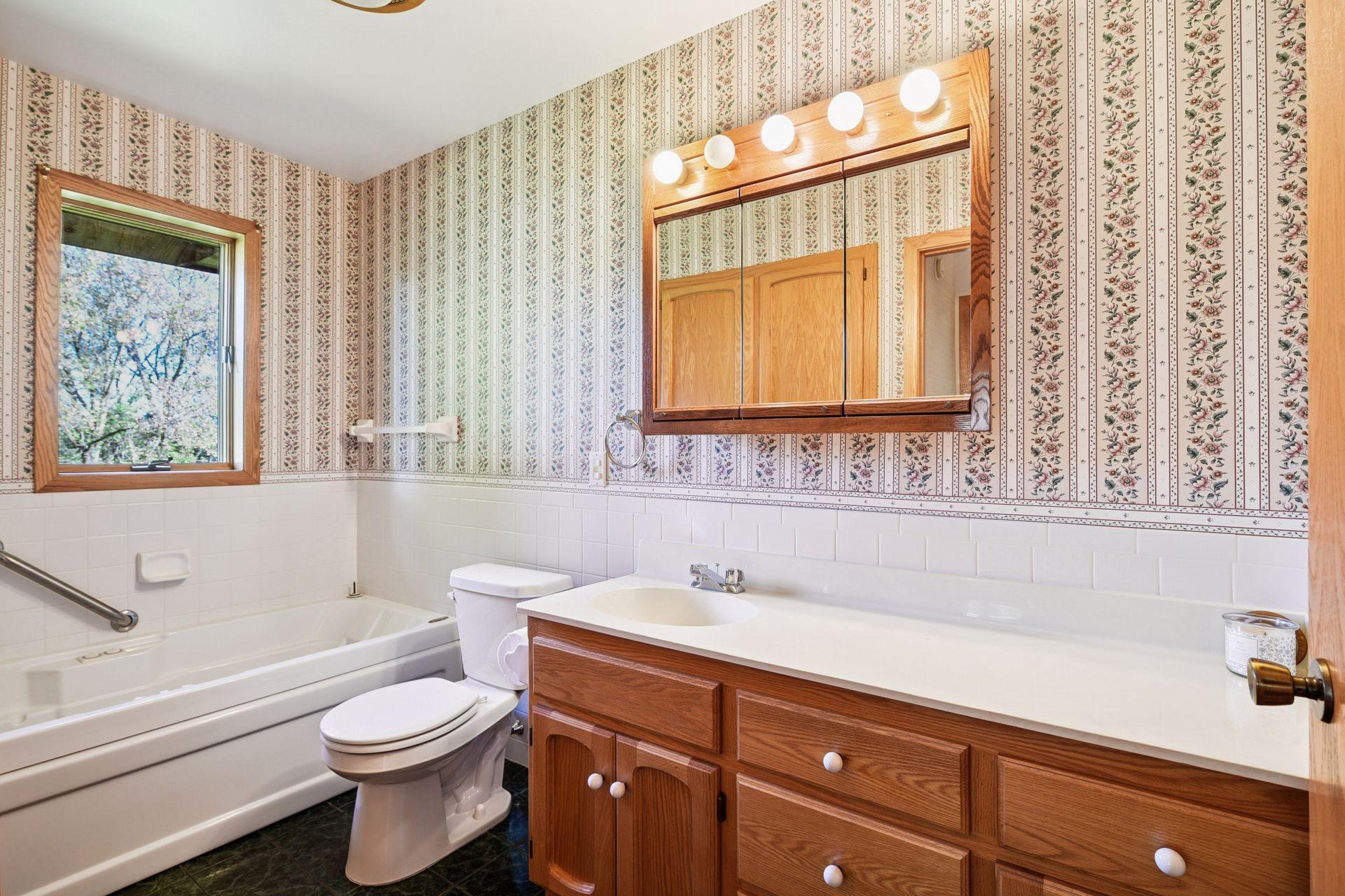 5982 Farmington Avenue SE