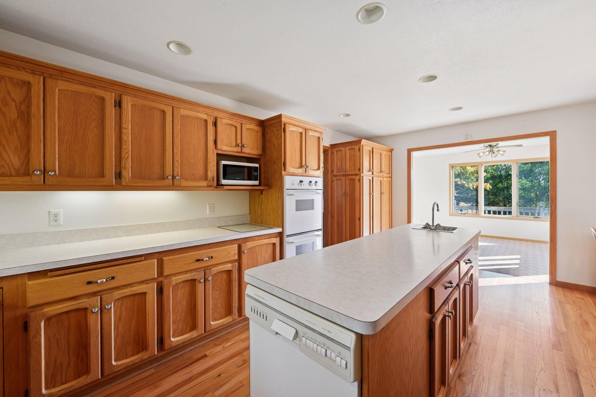 5982 Farmington Avenue SE