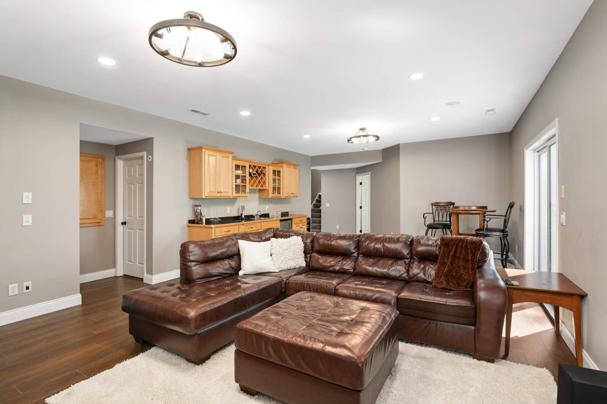 3055 Knollridge Drive NW