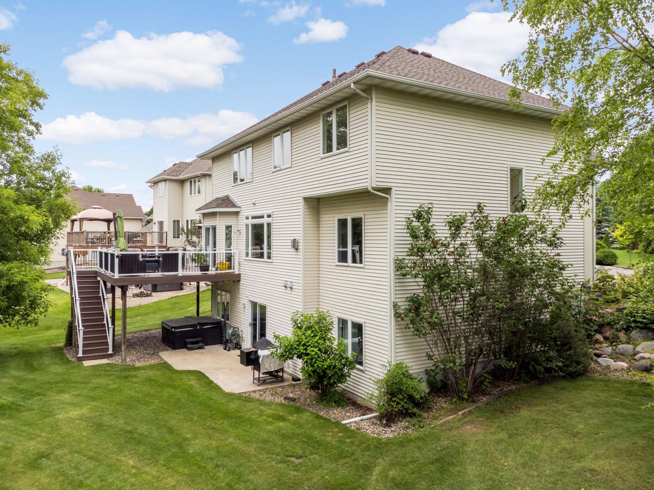 3055 Knollridge Drive NW