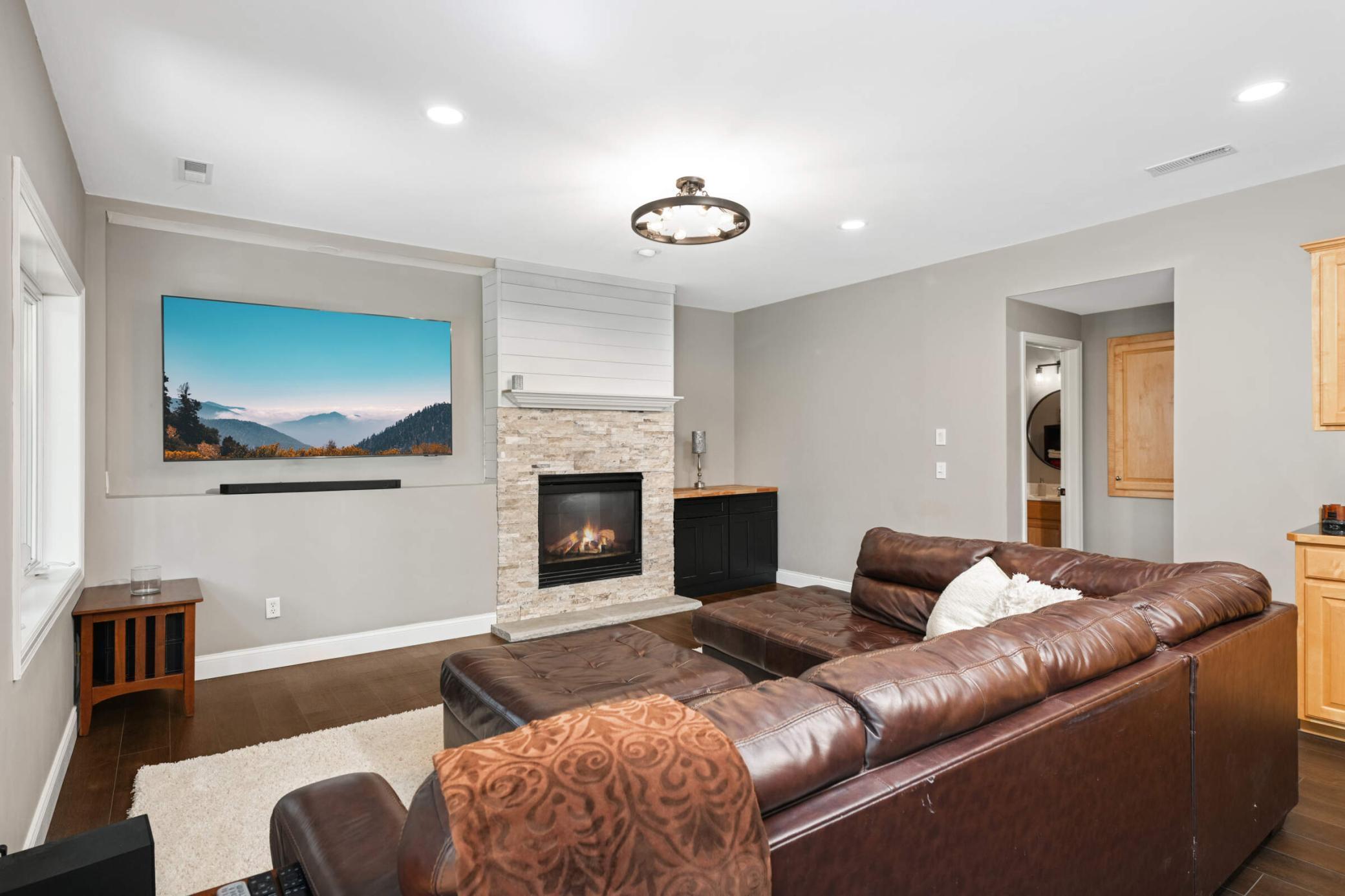 3055 Knollridge Drive NW