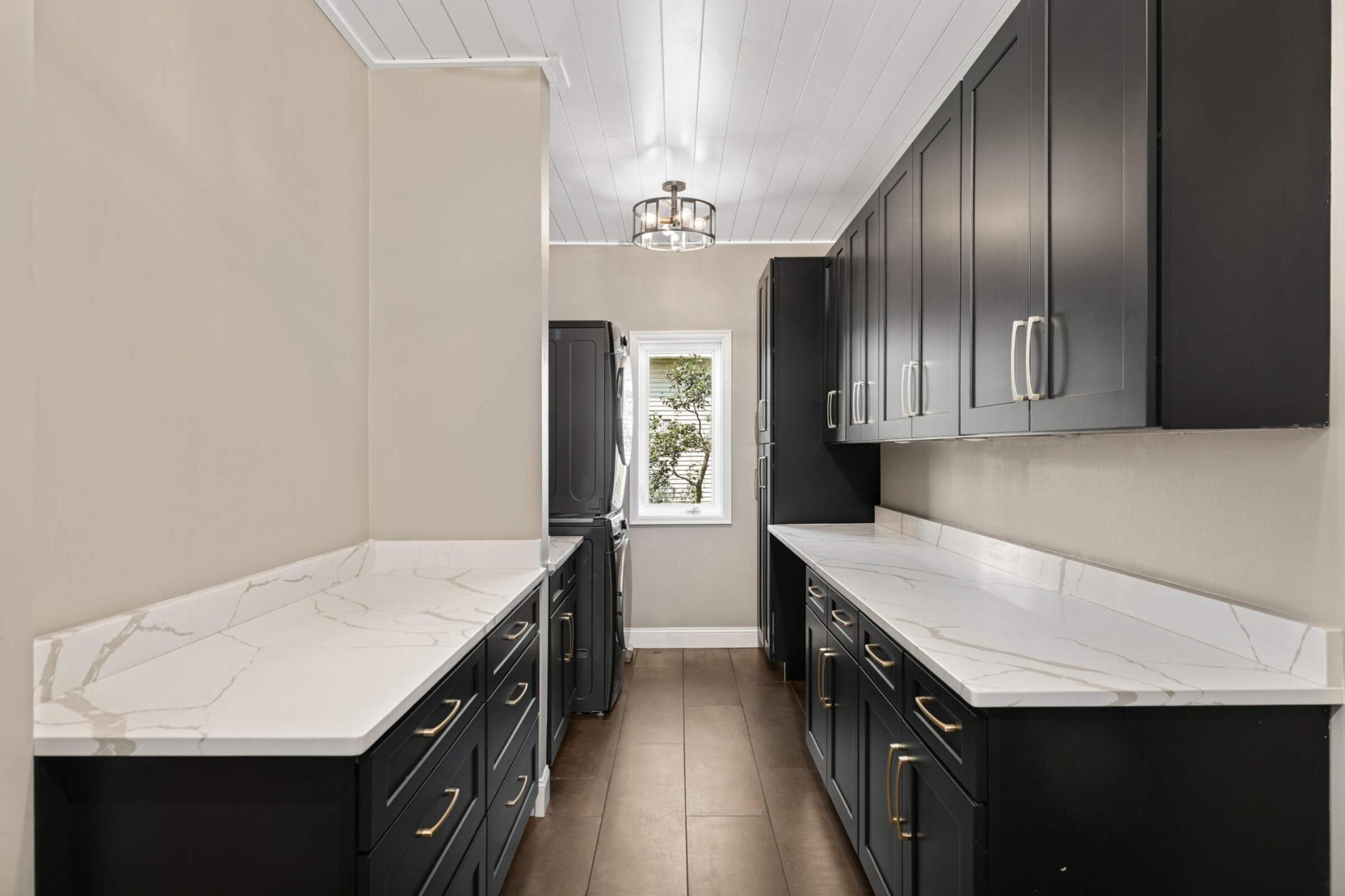 3055 Knollridge Drive NW