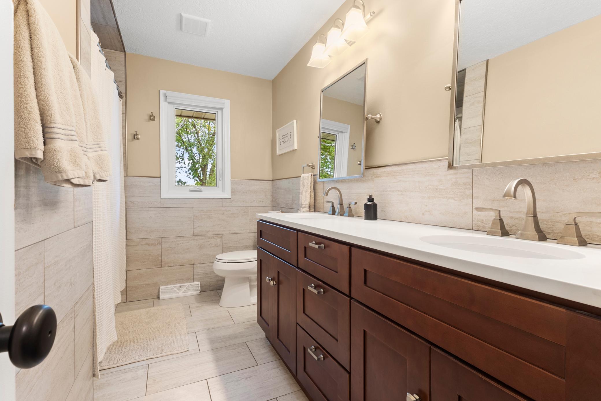 18863 Twin Lakes Road NW