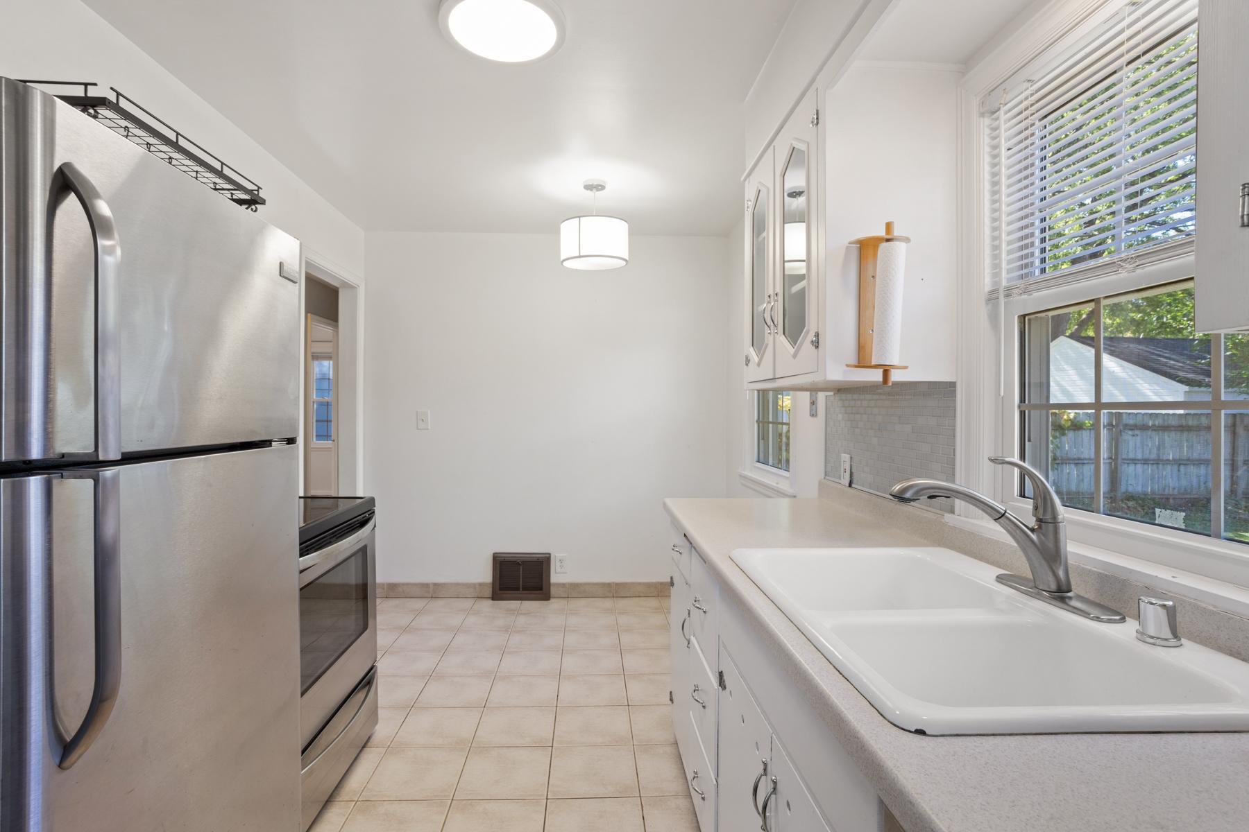 2700 Georgia Avenue S