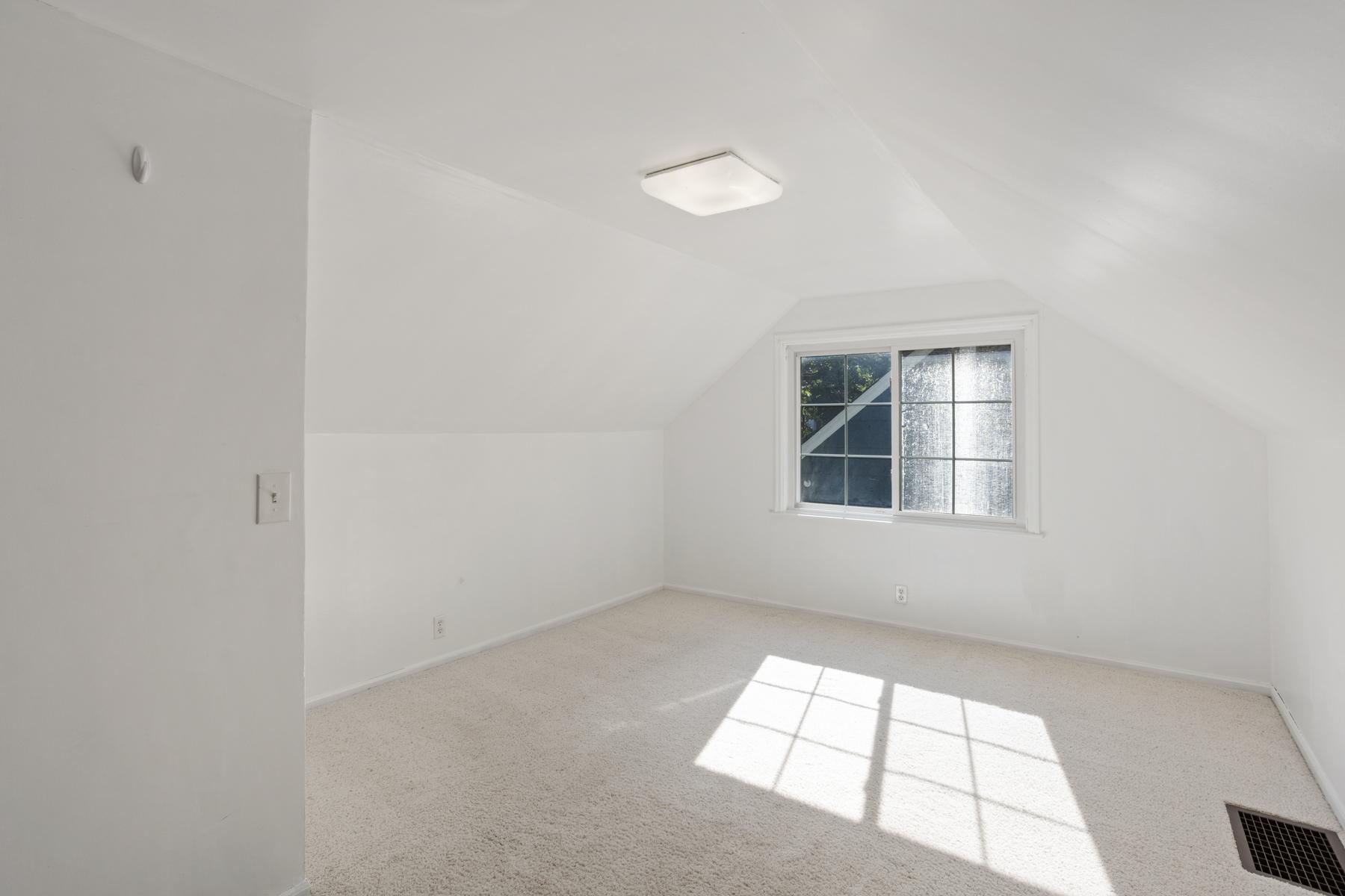 2700 Georgia Avenue S